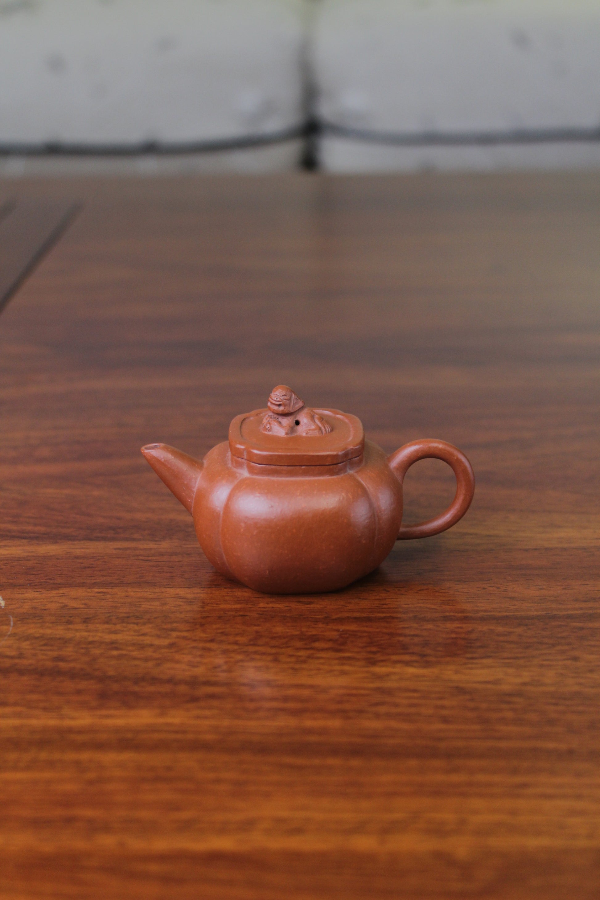 yixing teapot zhu ni shi qiu on the table