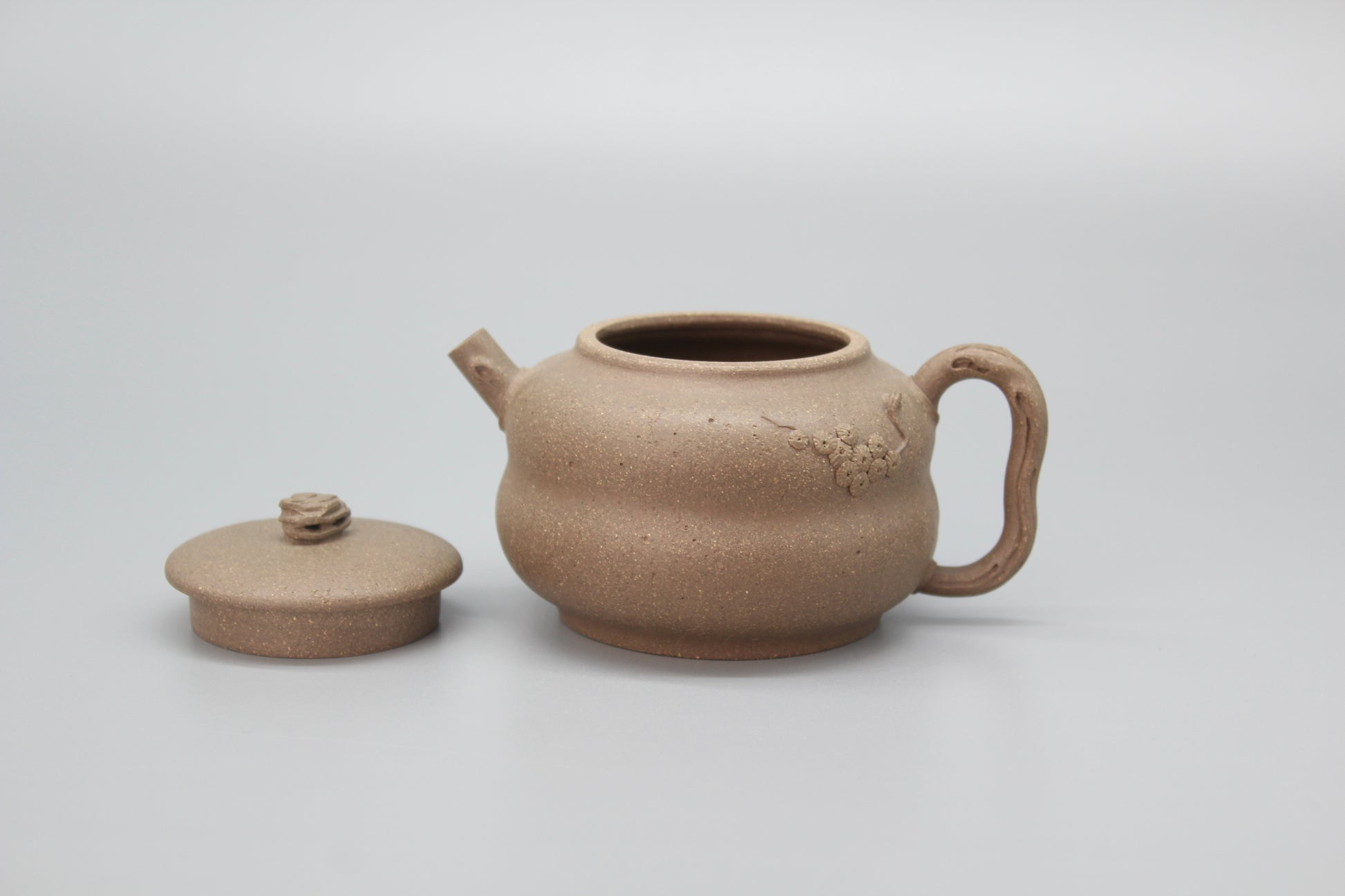 Artistic Yixing teapot detail 4