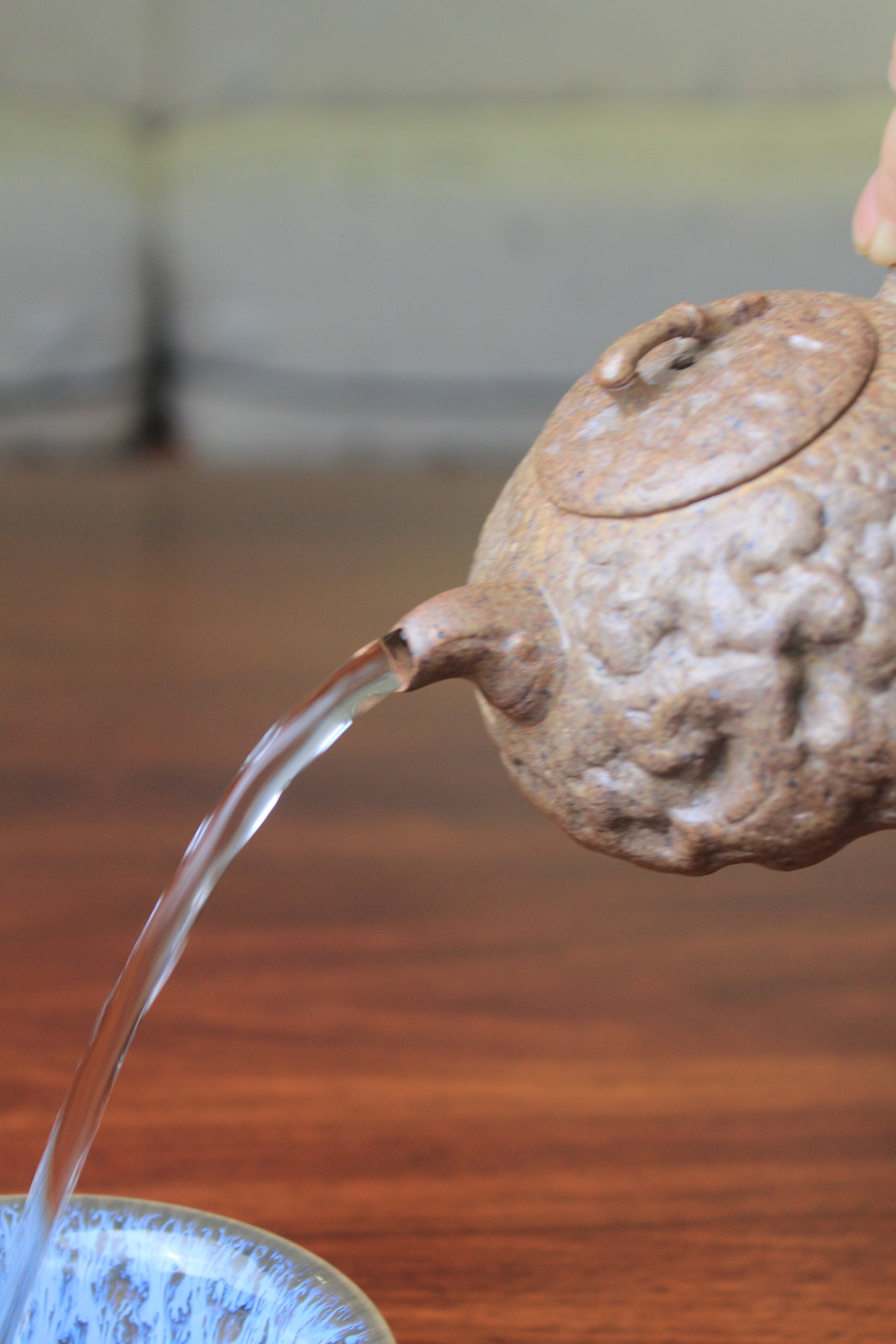 Pour of yixing teapot gong chun fully handmade with purple clay