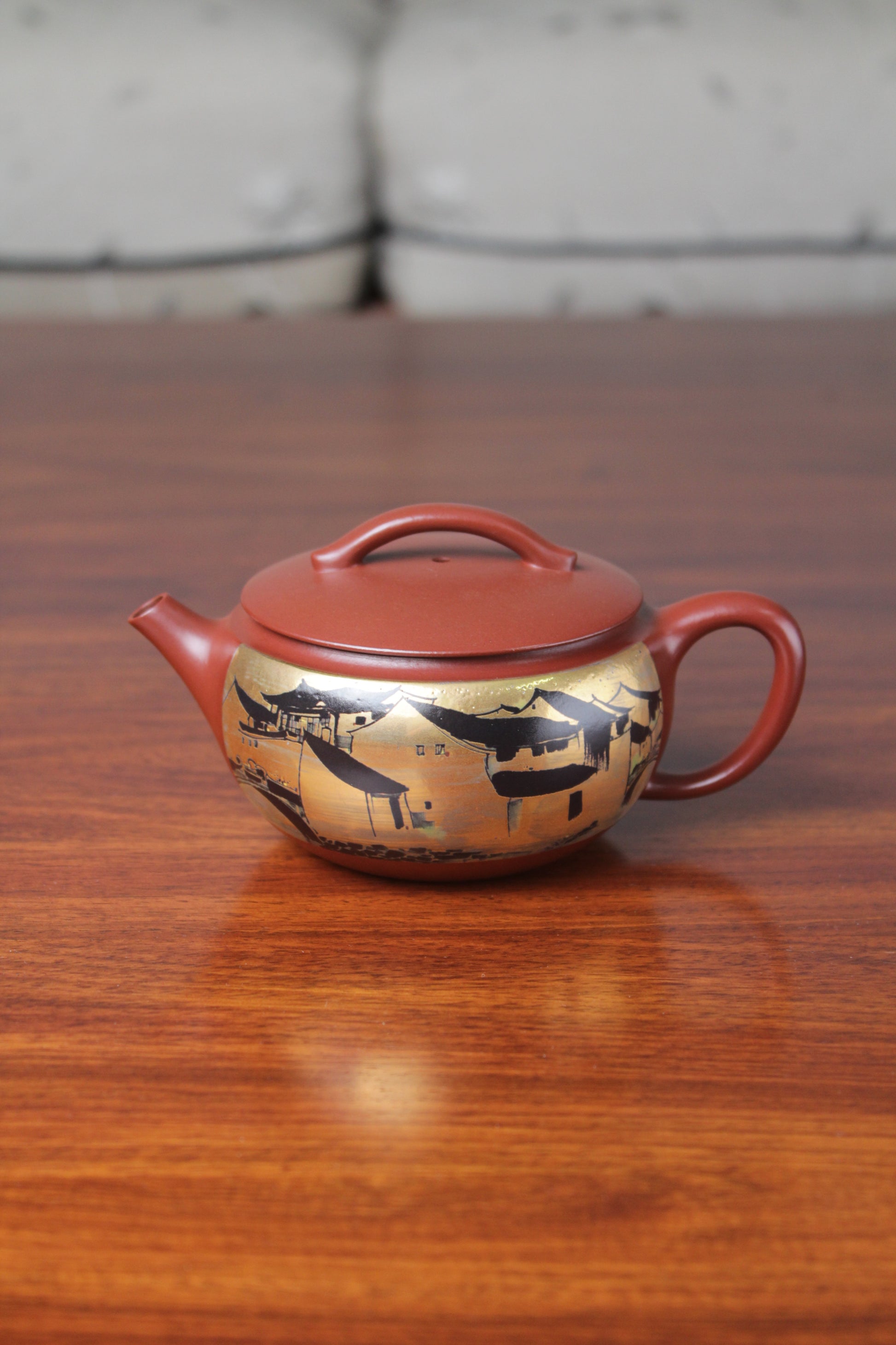 yixing teapot Han wa on the table