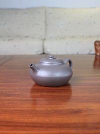 Right view of the yixing teapot handmade named he huan 