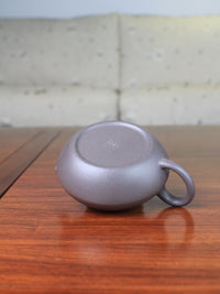 Bottom of the yixing teapot, handmade named he huan 