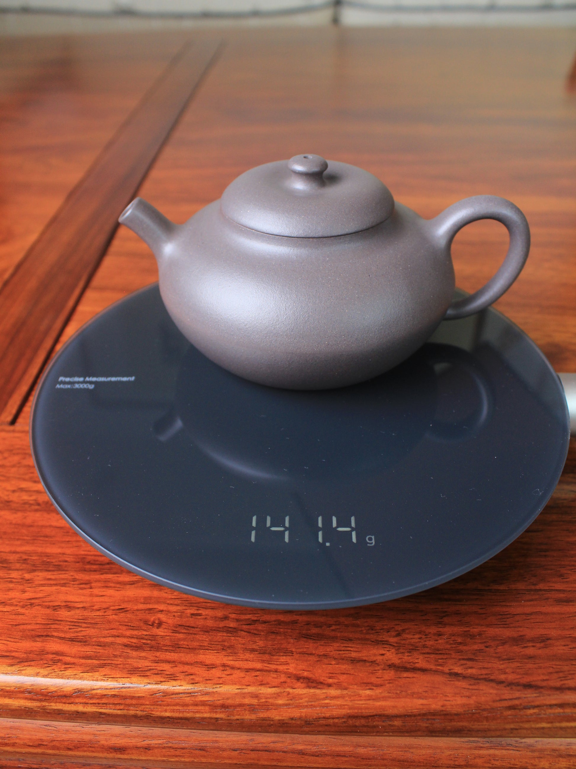 Weight of the yixing teapot handmade named he huan 
