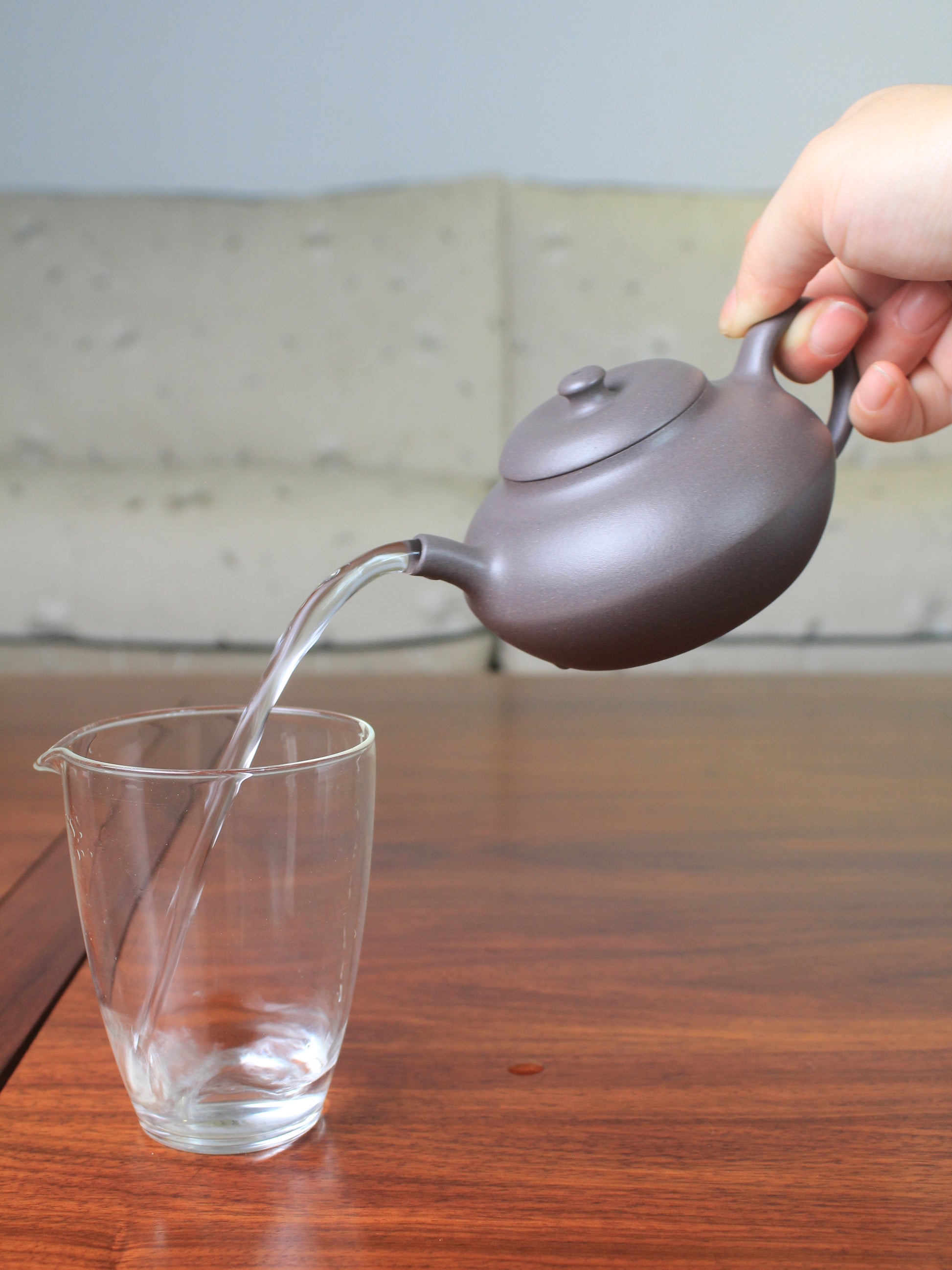 Pour of the yixing teapot handmade named he huan 