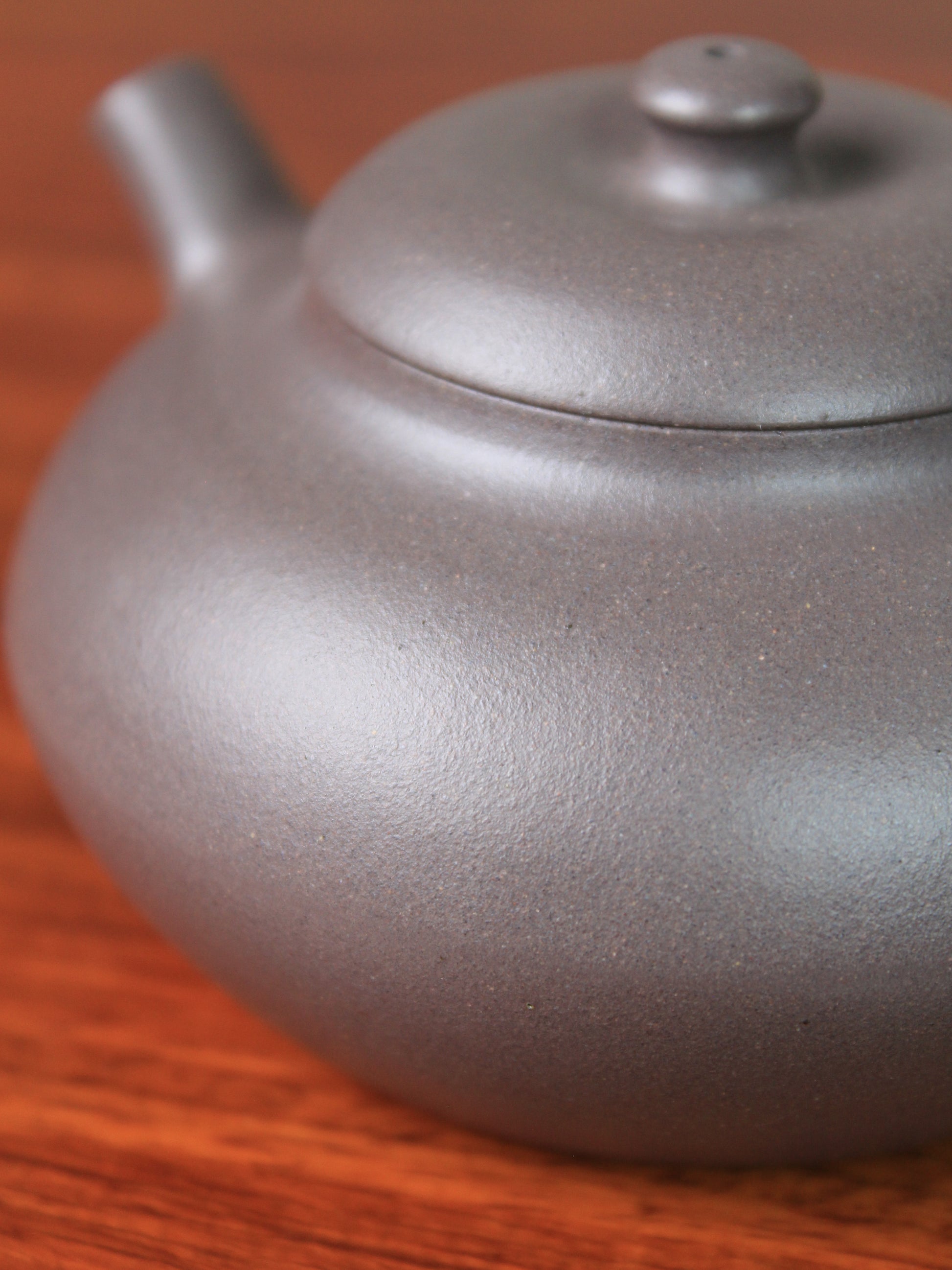 Details of the yixing teapot handmade named he huan
