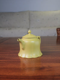 Right of ben shan lv ni yixing teapot for sale