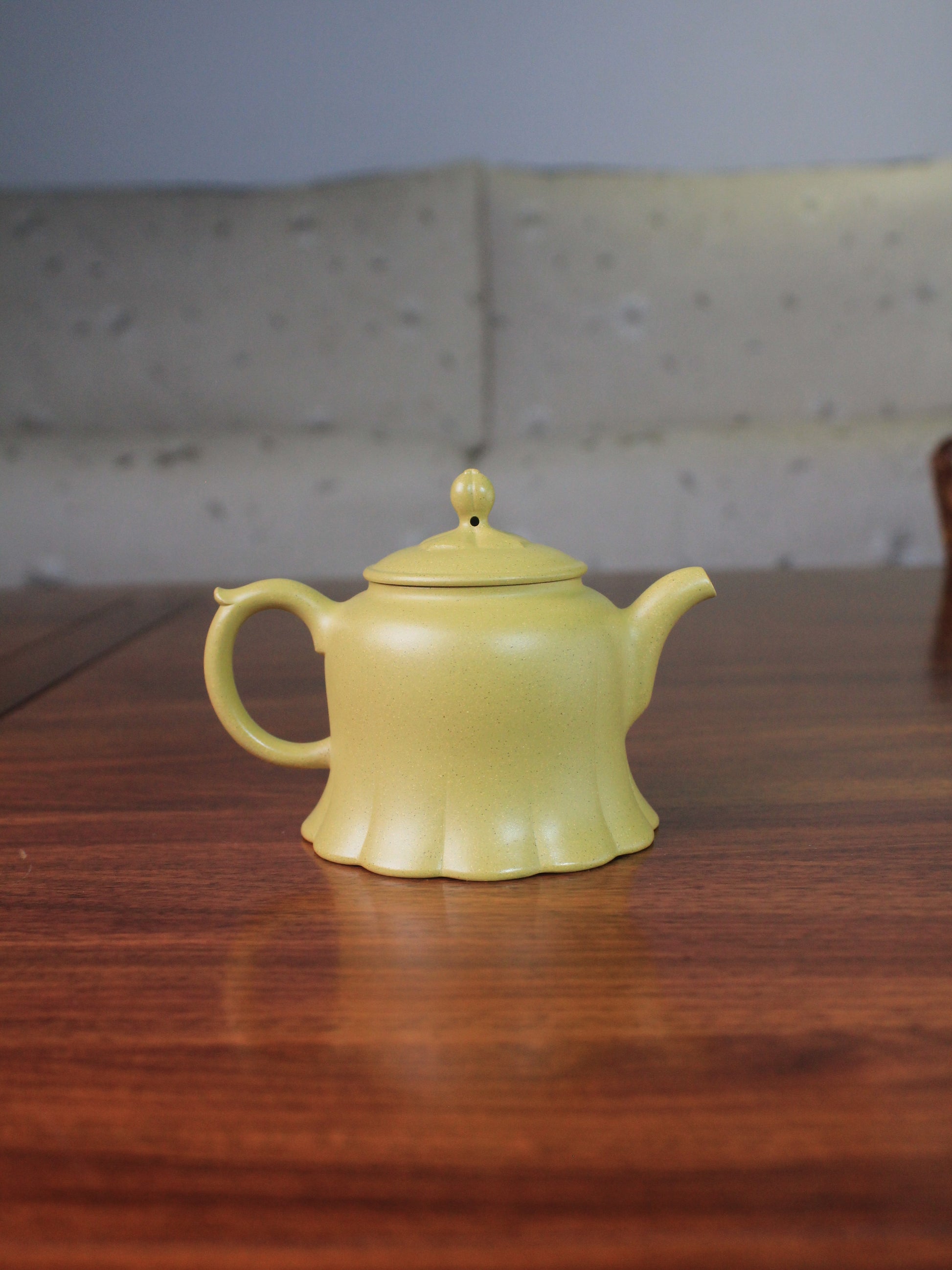 back of the ben shan lv ni yixing teapot for sale