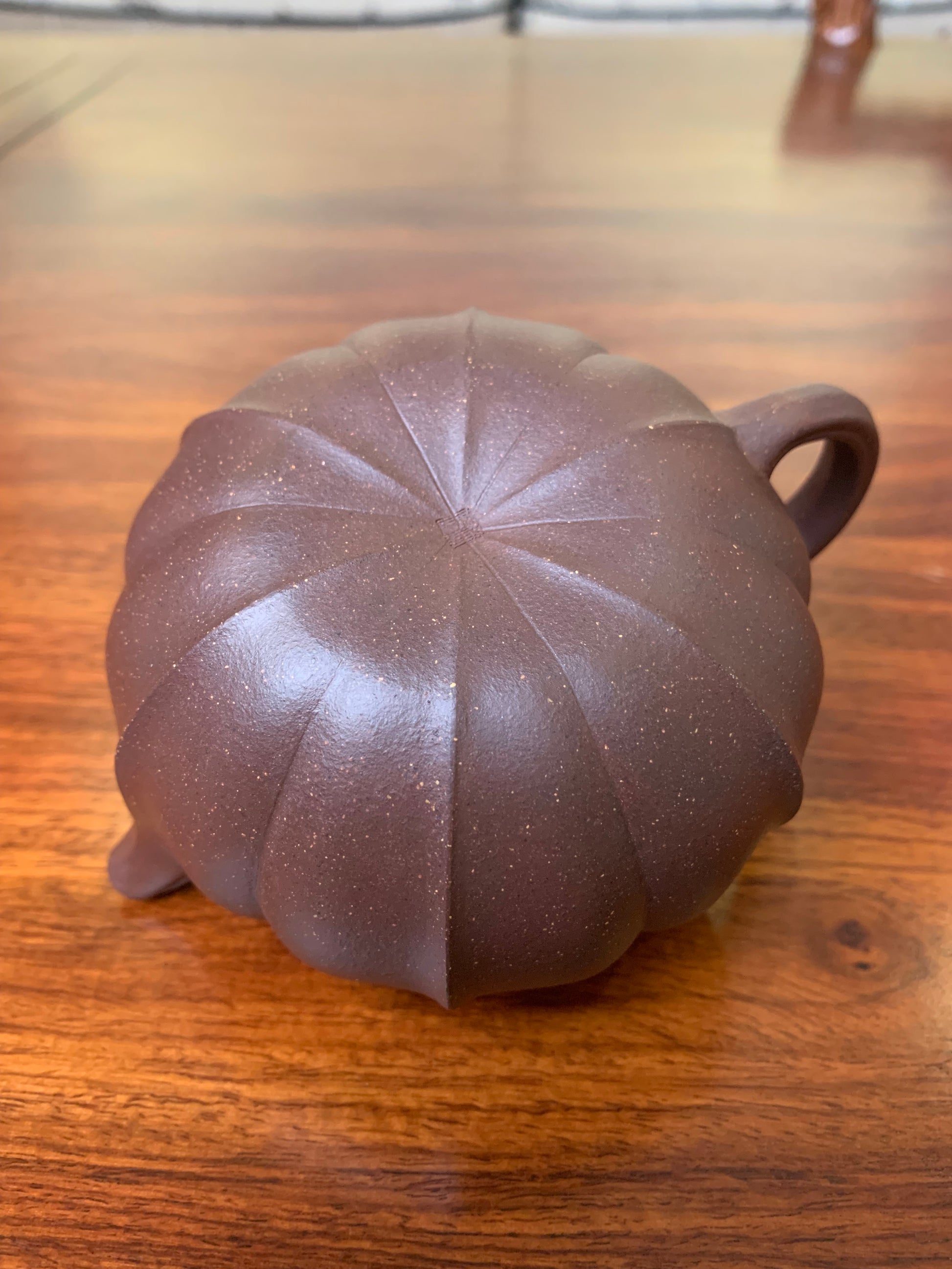 the bottom of the yixing teapot