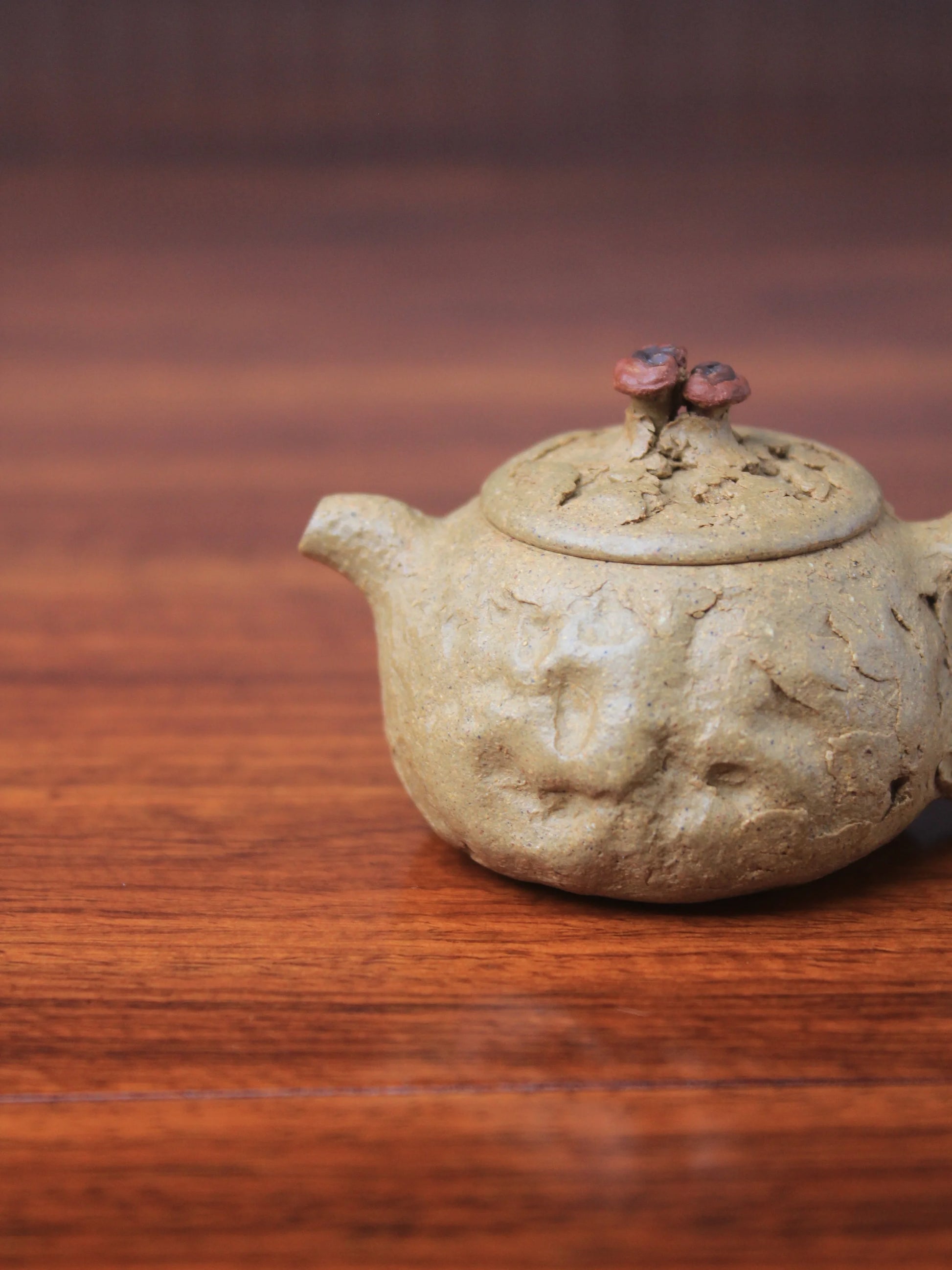 spout of the small gongchun yixing teapot