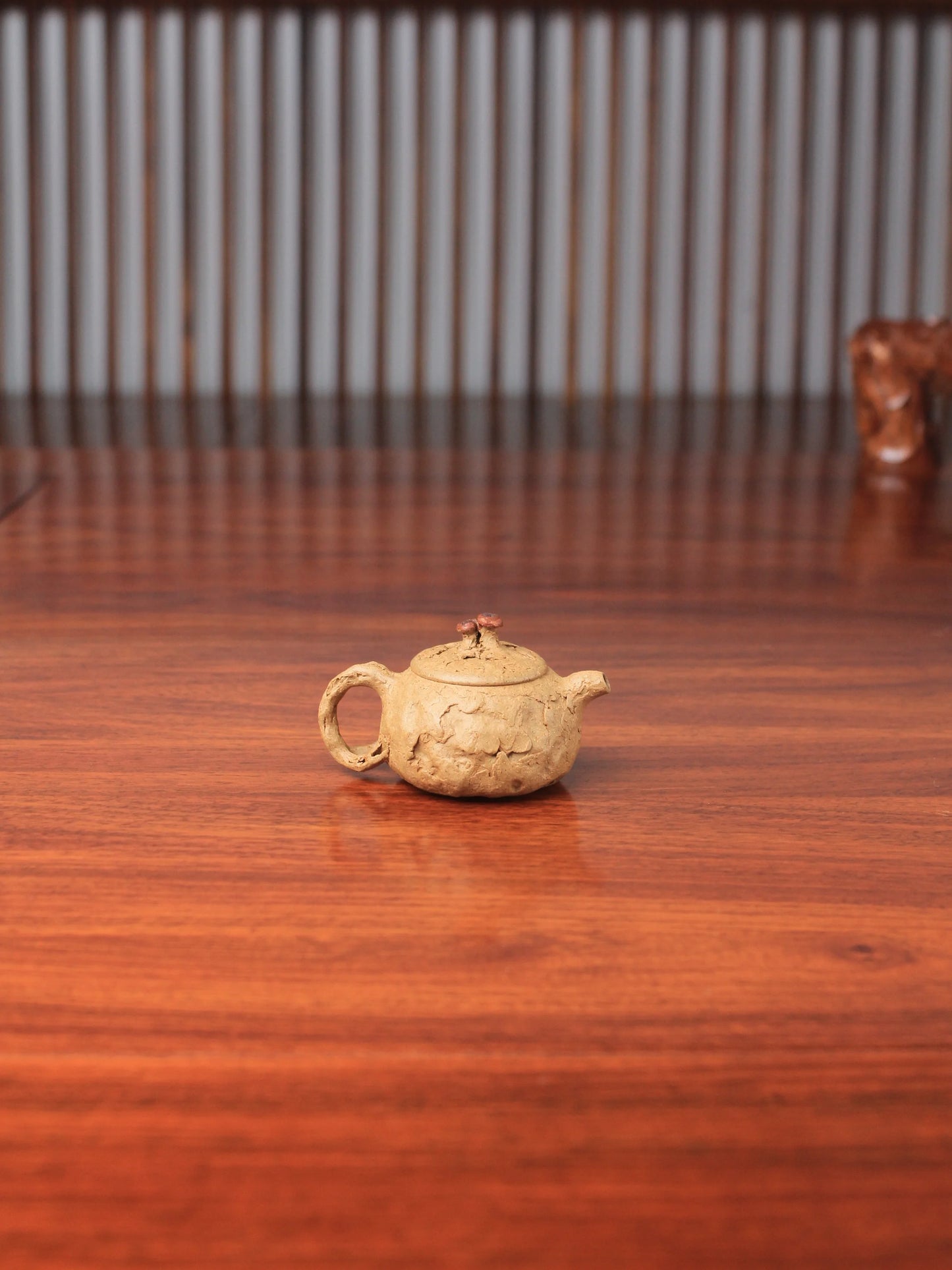 back view of  the small gongchun yixing teapot for gongfutea