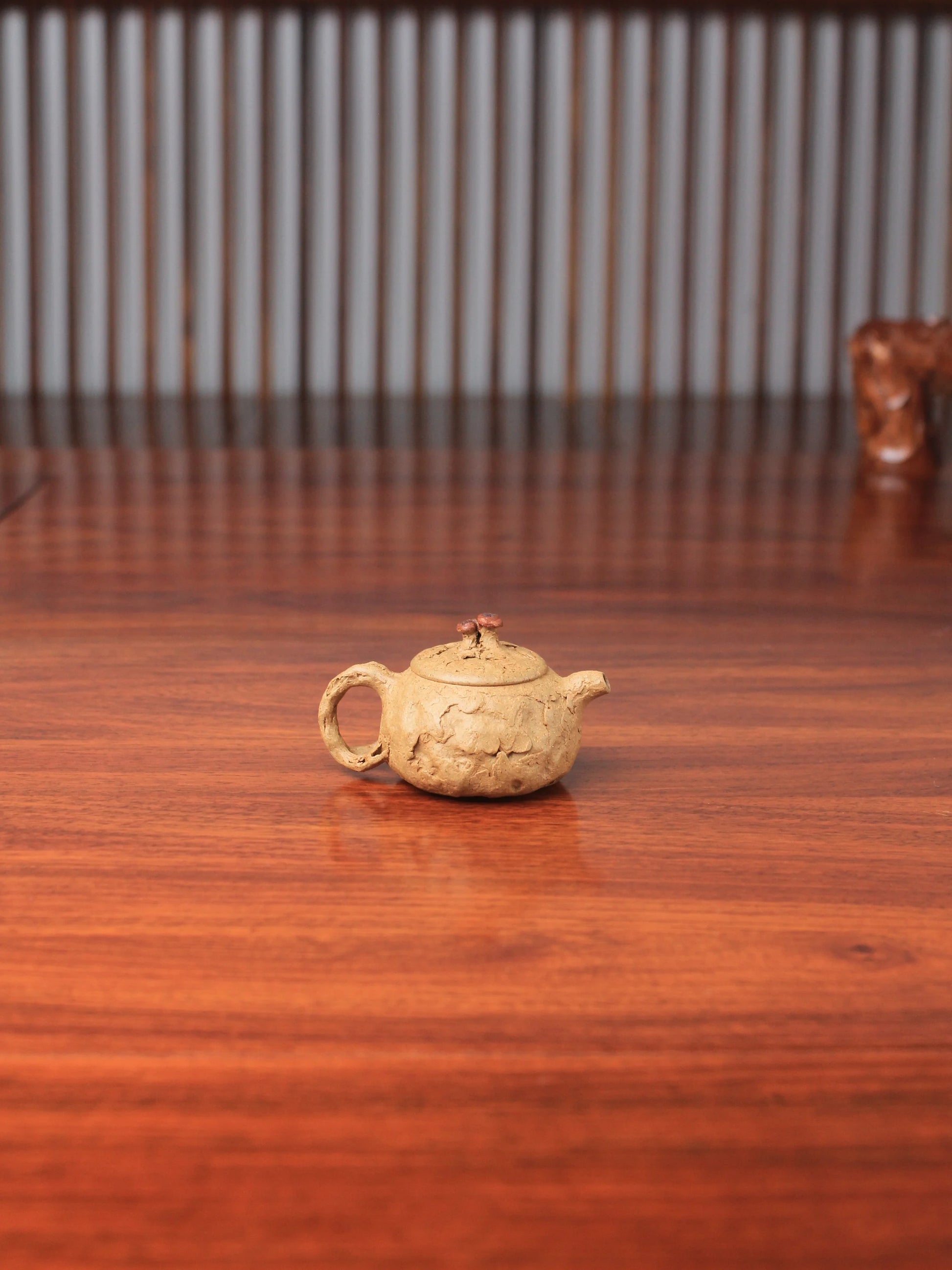 back view of  the small gongchun yixing teapot for gongfutea
