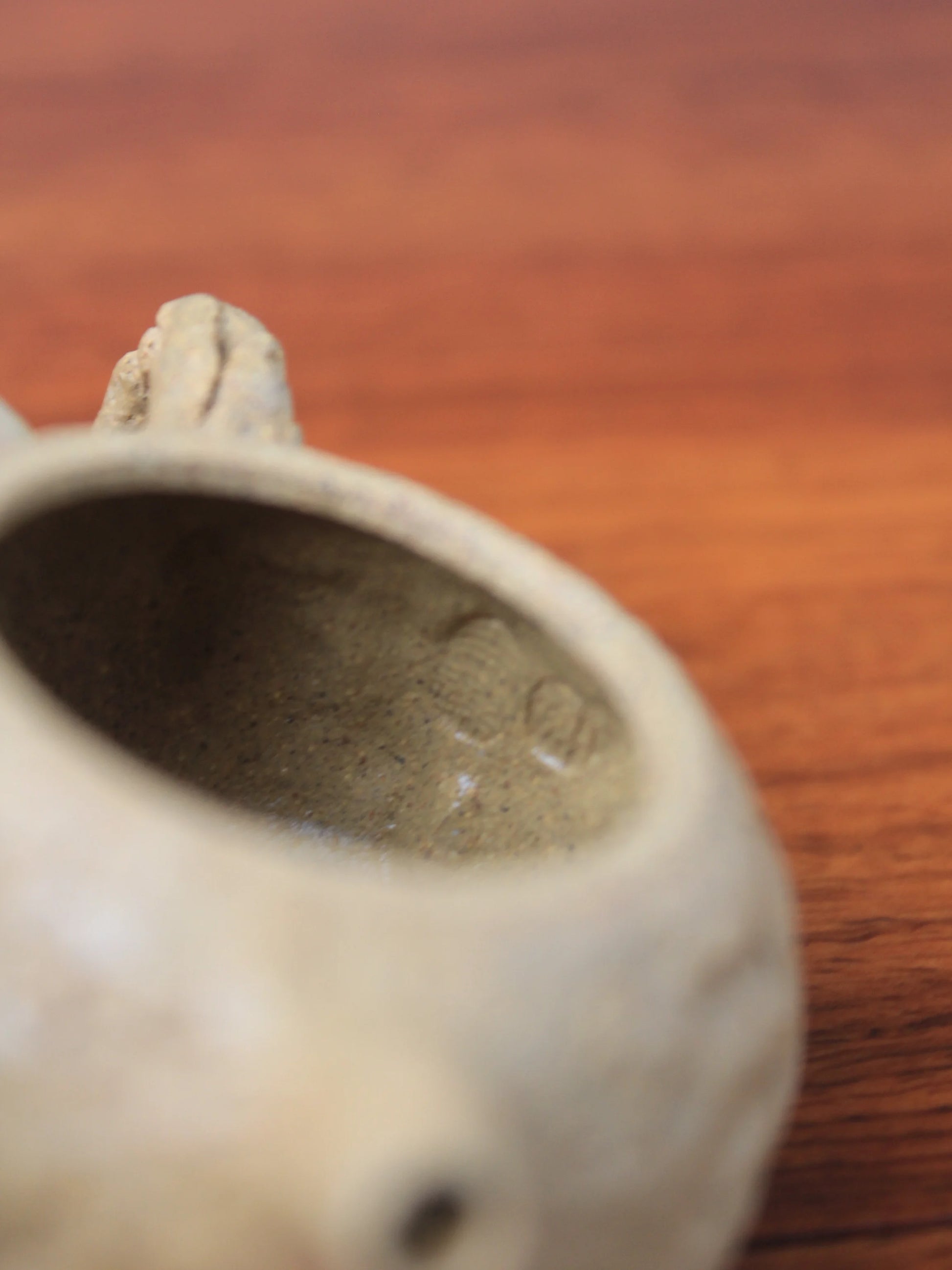 the inside mark of the yixing teapot gong chun