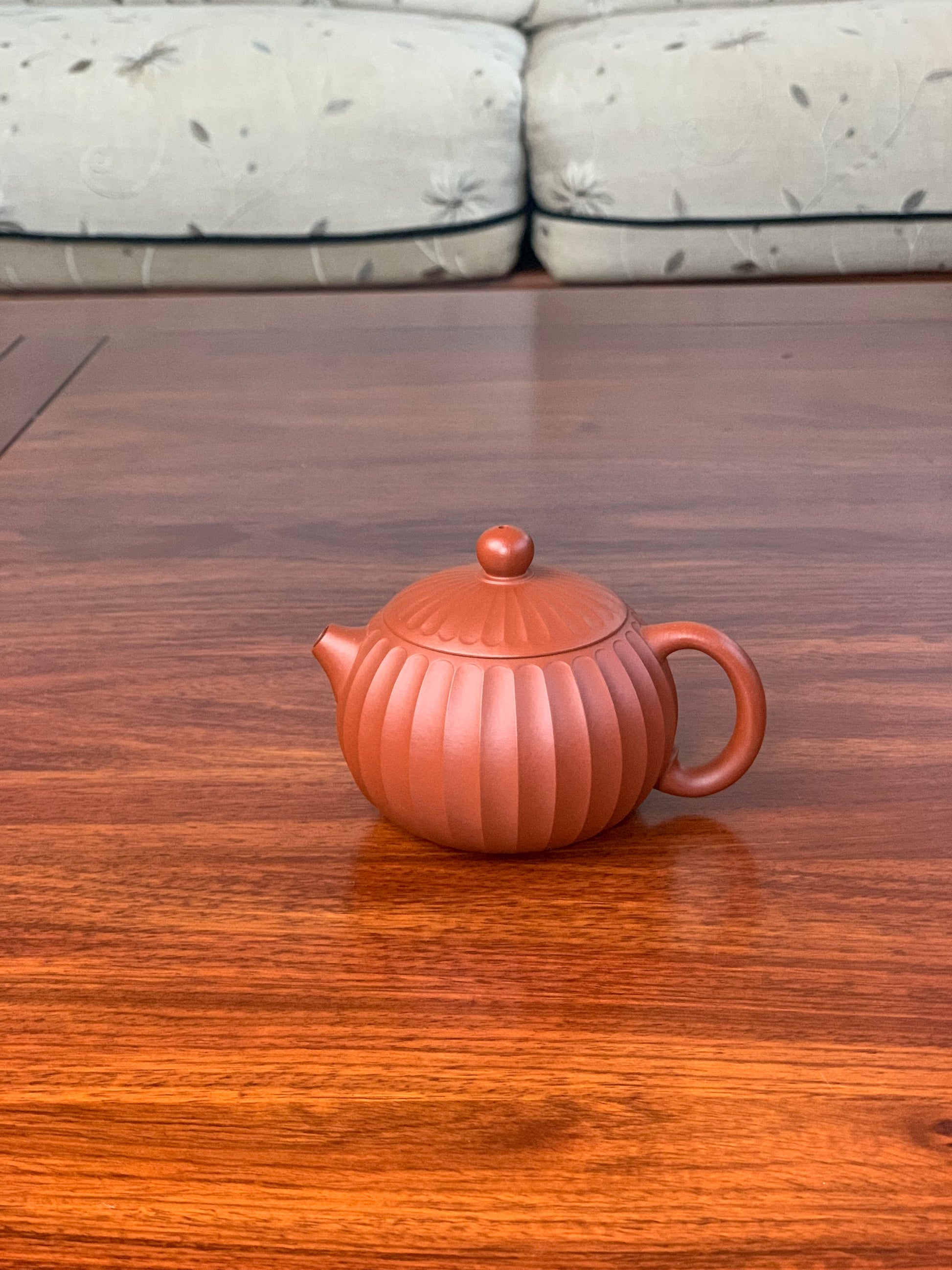 yixing teapot handmade by genuine clay artist