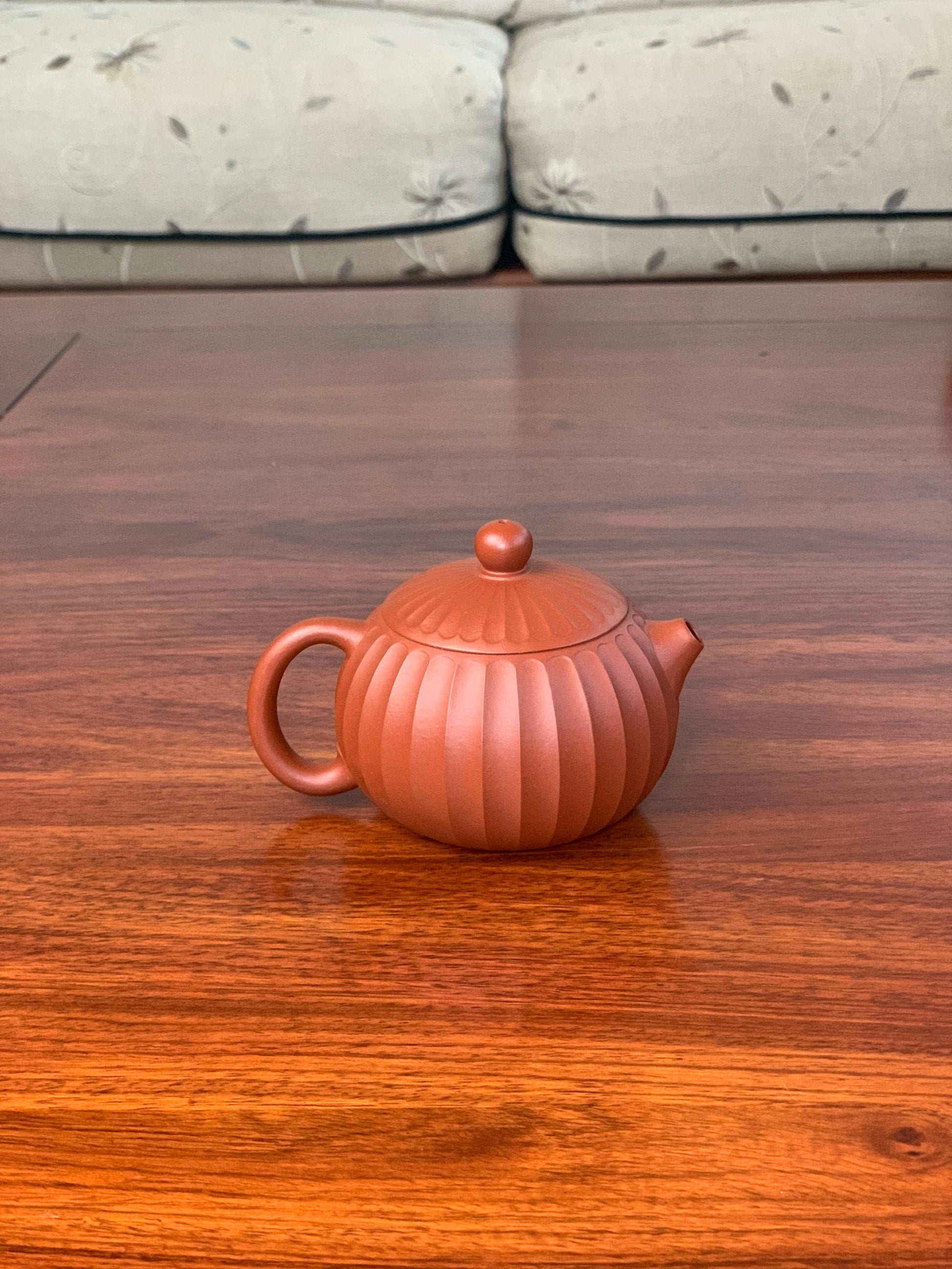 yixing teapot handmade by genuine clay artist