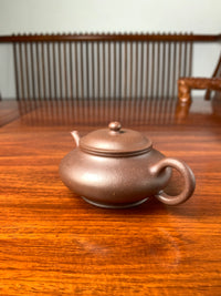the left view of the handmade yixing teapot 