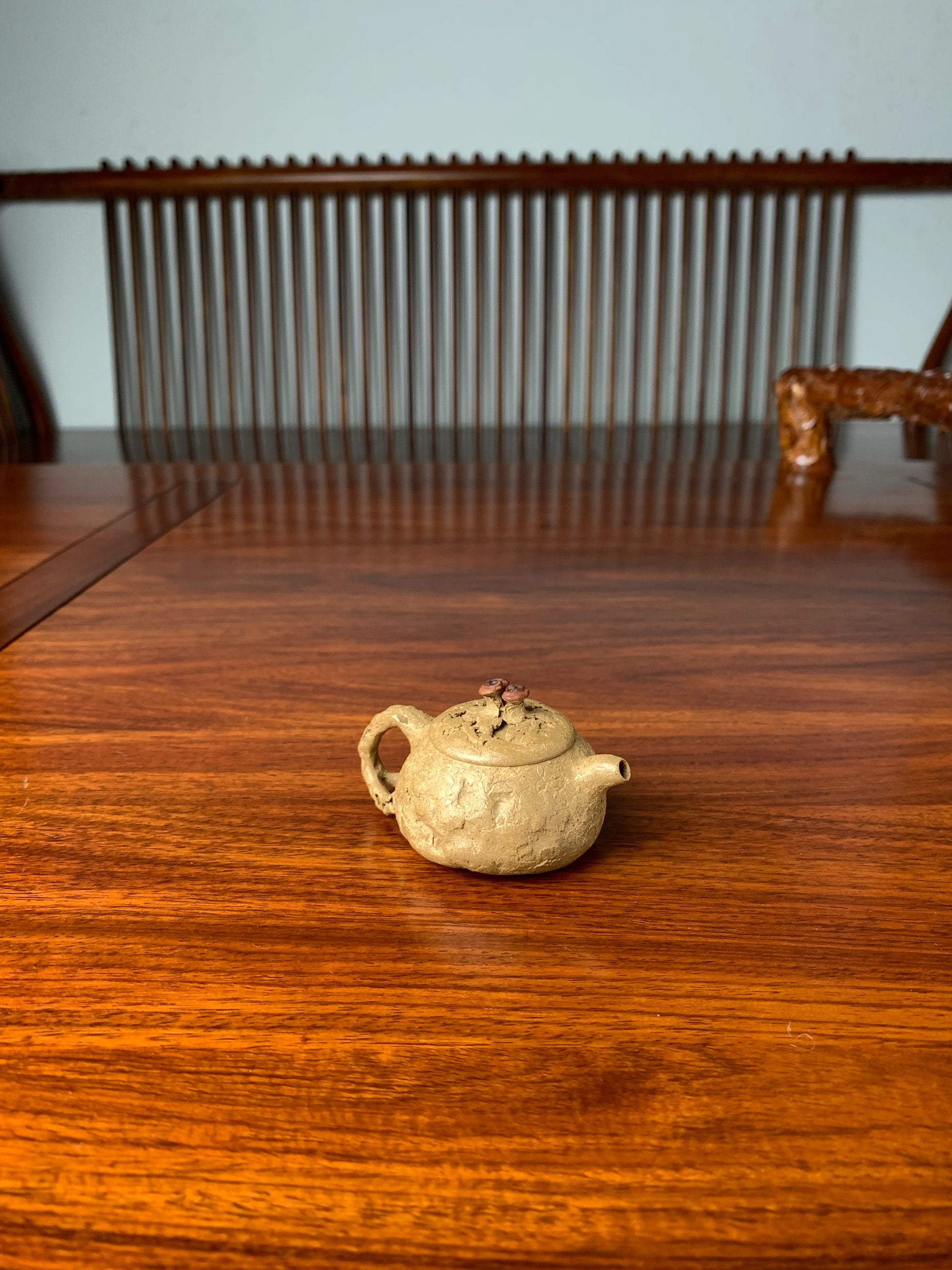 the right view of the handmade yixing teapot named gong chun