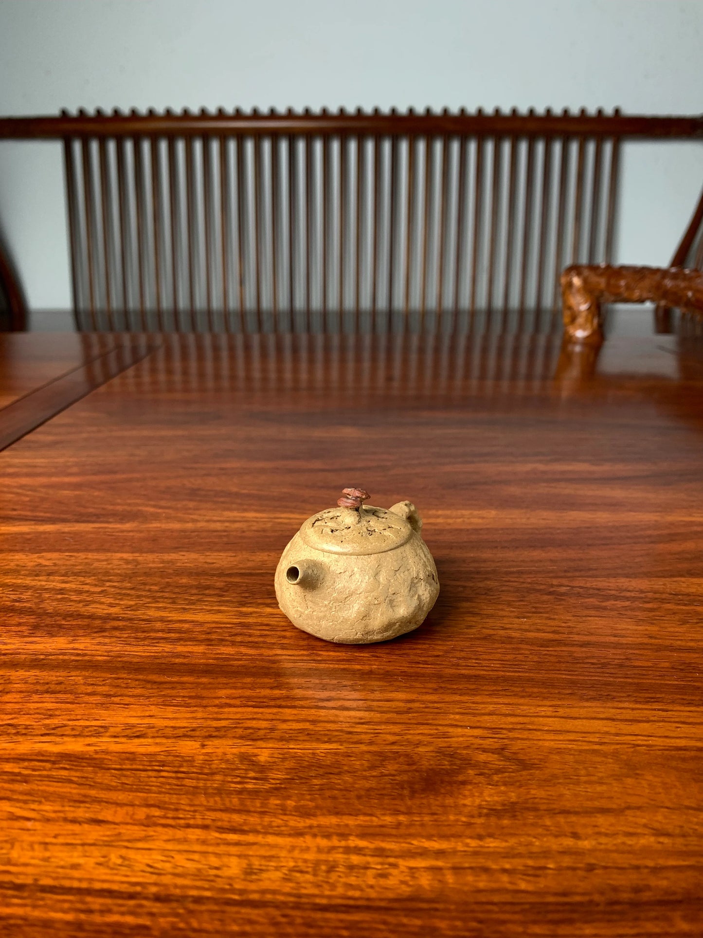 the left view of the handmade yixing teapot named gongchun