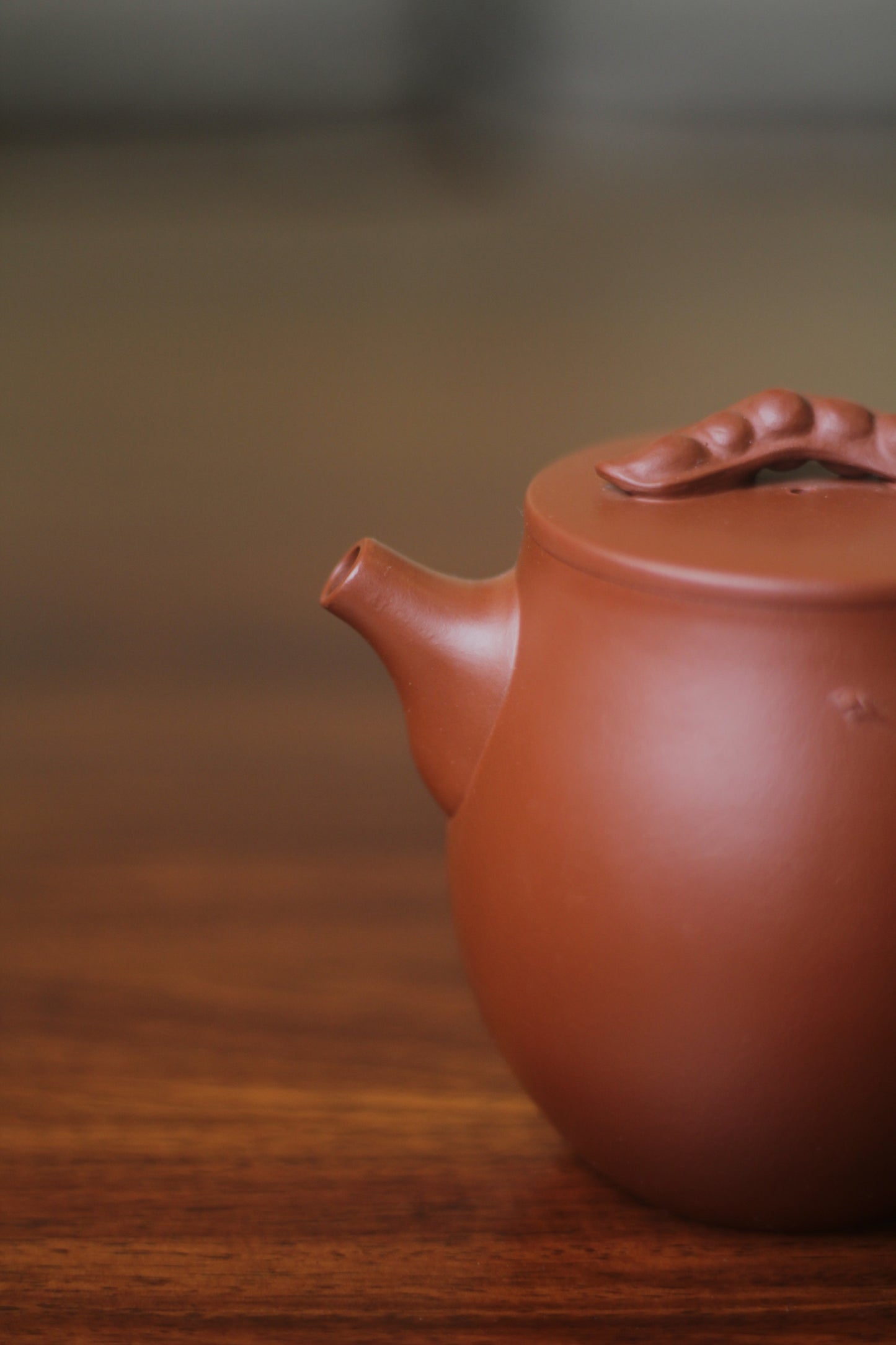 yixing teapot pea design mouth