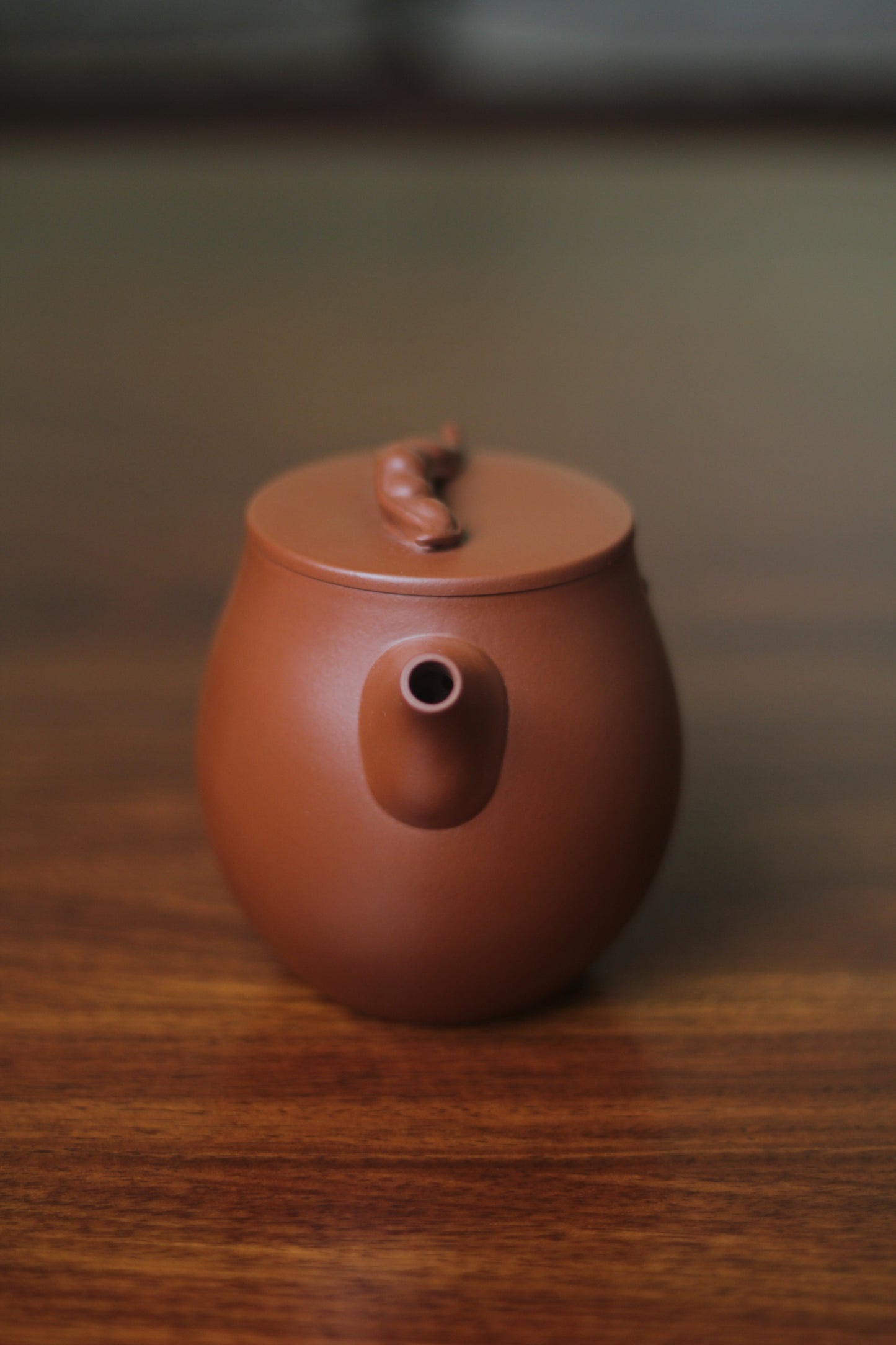 yixing teapot pea design mouth detail