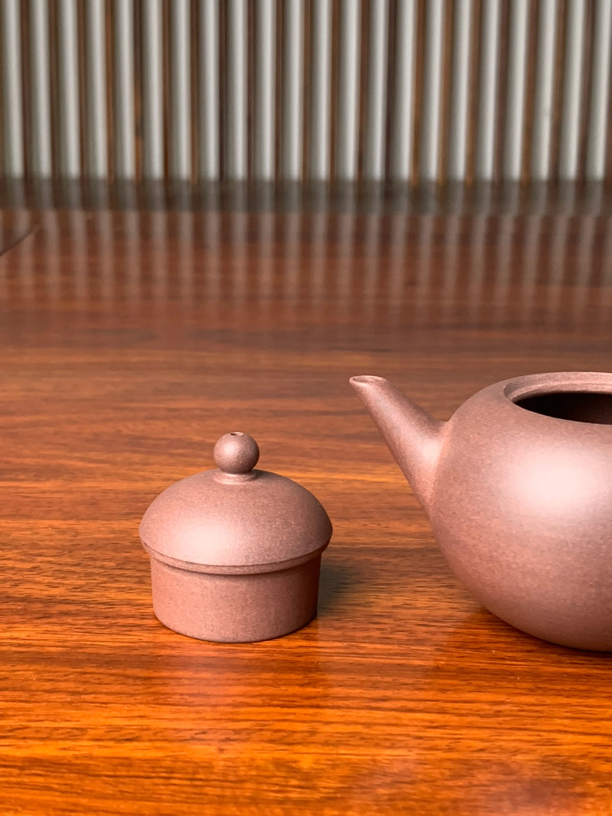 the lid and the spout of the yixing zisha clay teapot shui ping