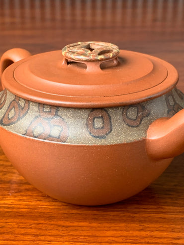 Close-Up Details of the Jiaoni Pattern