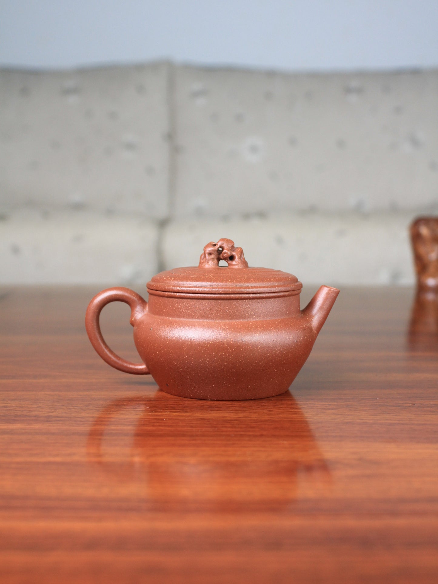 back of yixing zisha teapot handmade by teapot artist