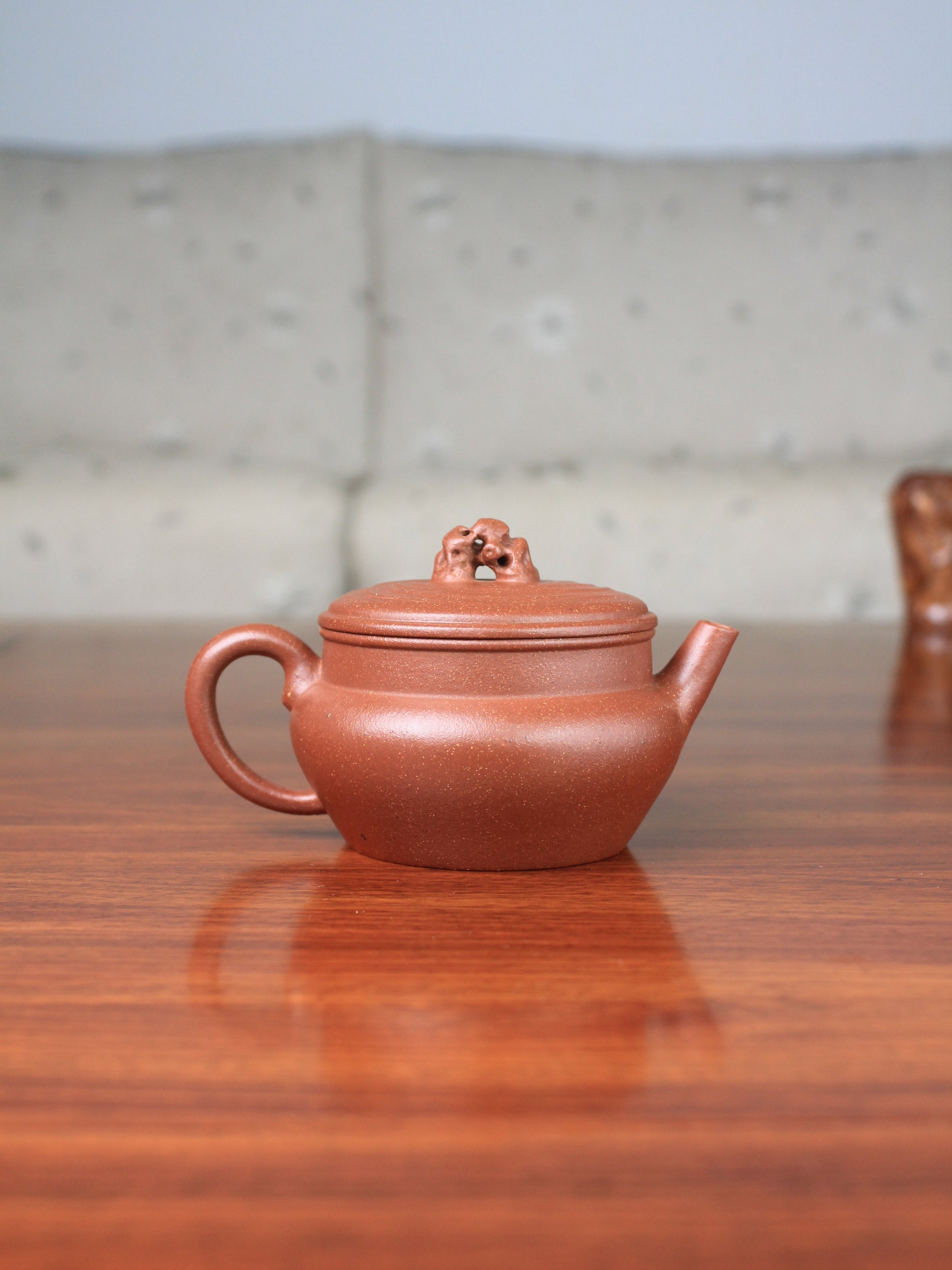back of yixing zisha teapot handmade by teapot artist