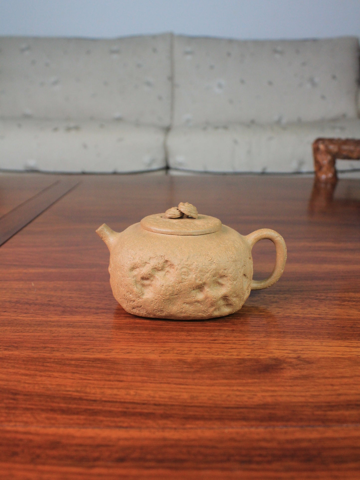 zi sha hu gong chun on the table