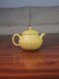 Back of the zisha teapot handamde with yixing ban shan lv ni clay