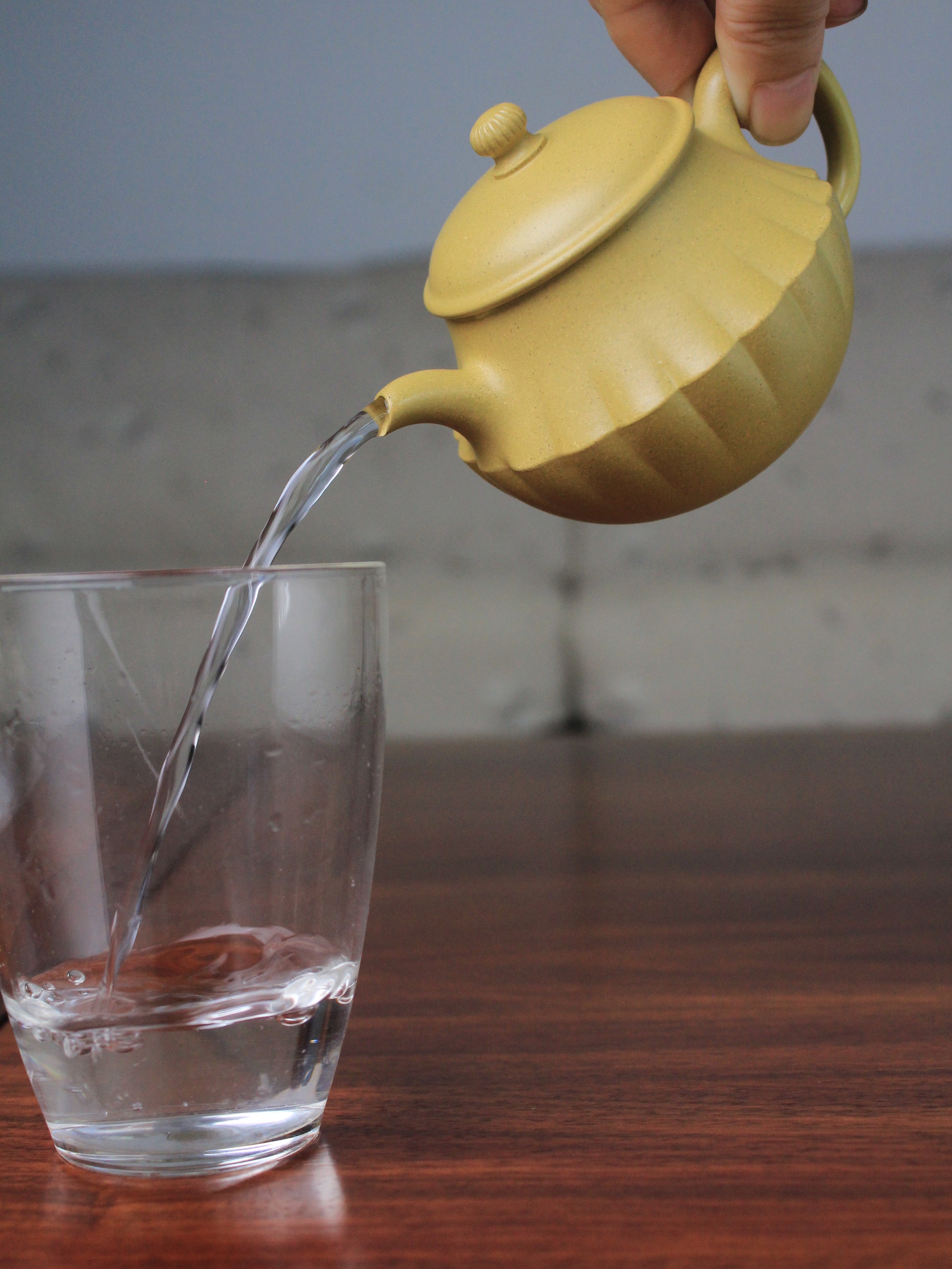 perfect pour of the zisha teapot
