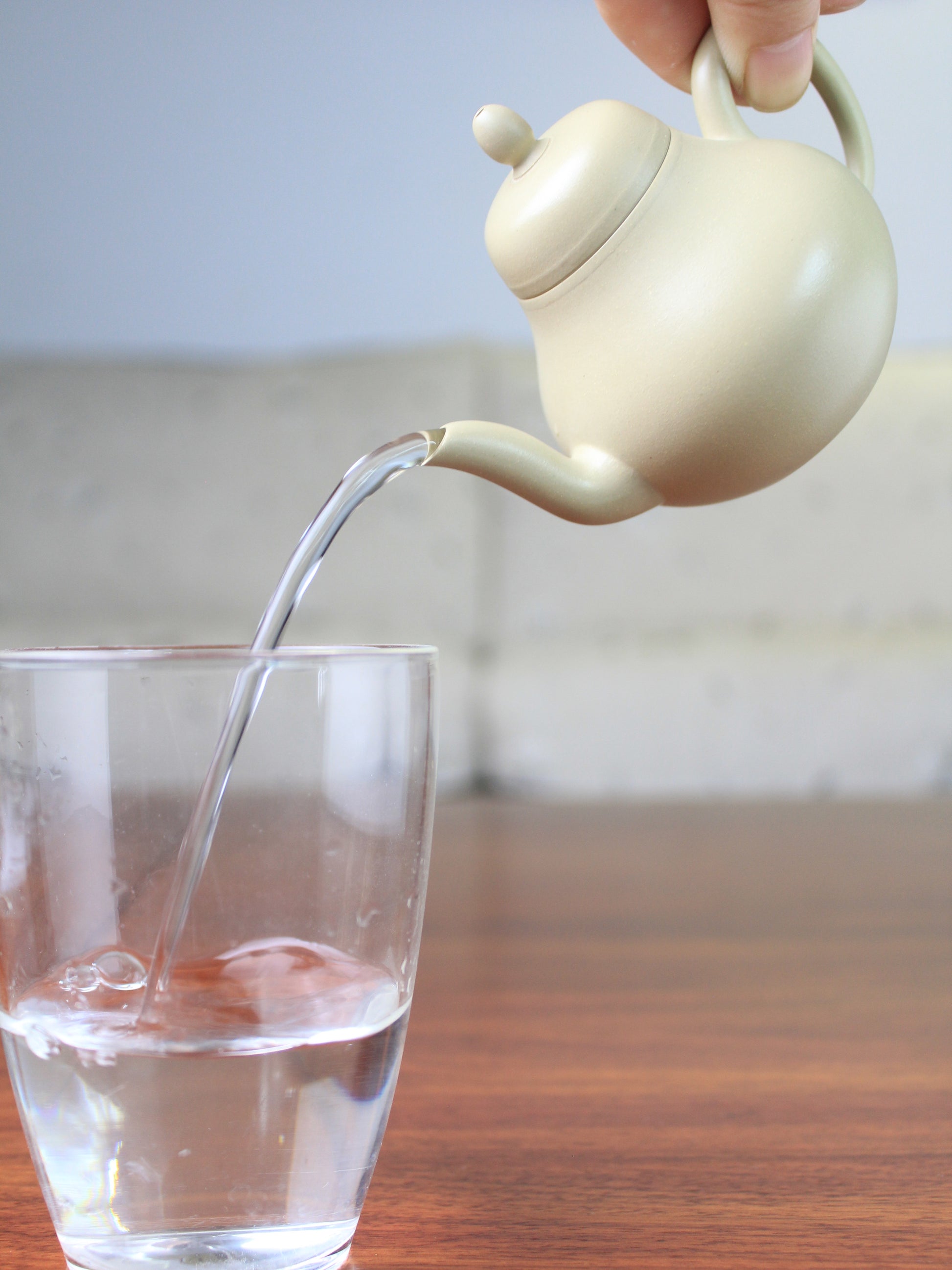 Perfect pour of the zisha teapot