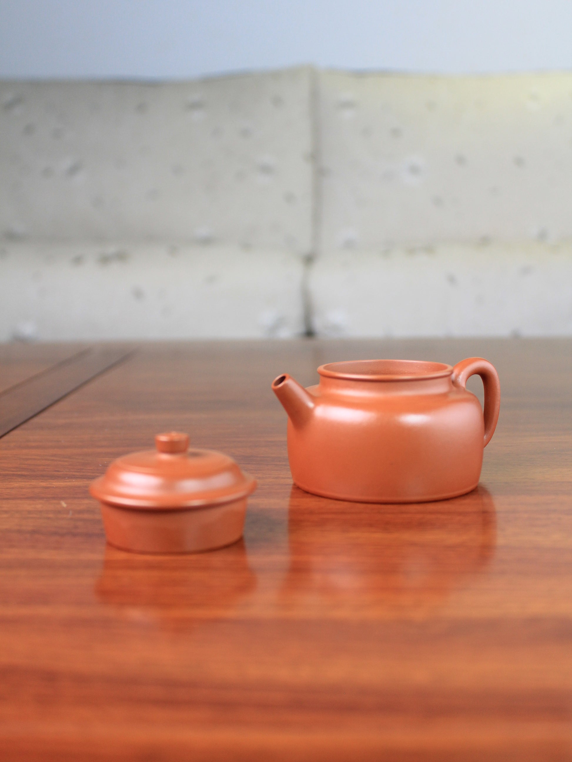 Detail of the De zhong zisha Teapot 