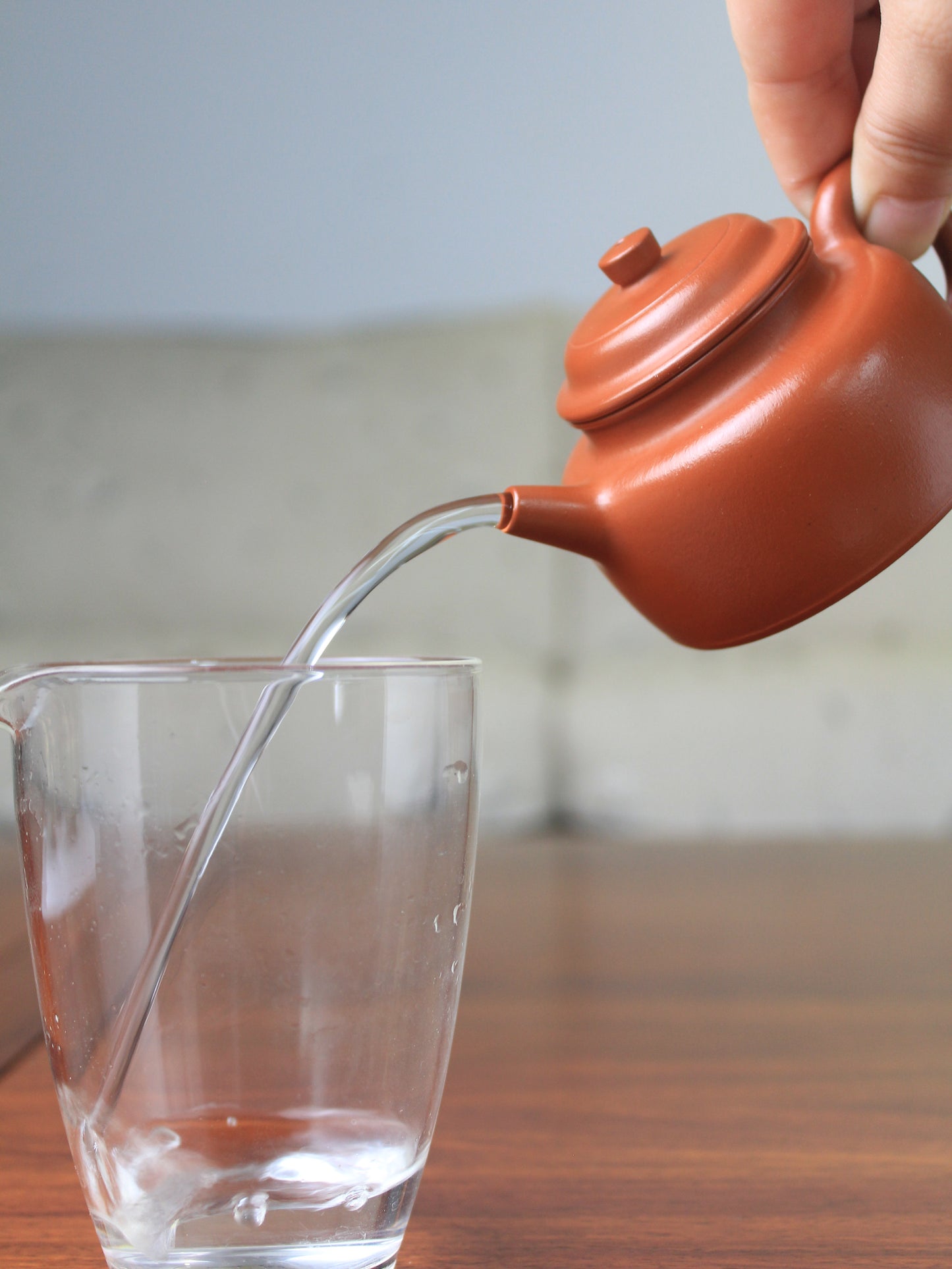 Perfect pour of the zisha teapot