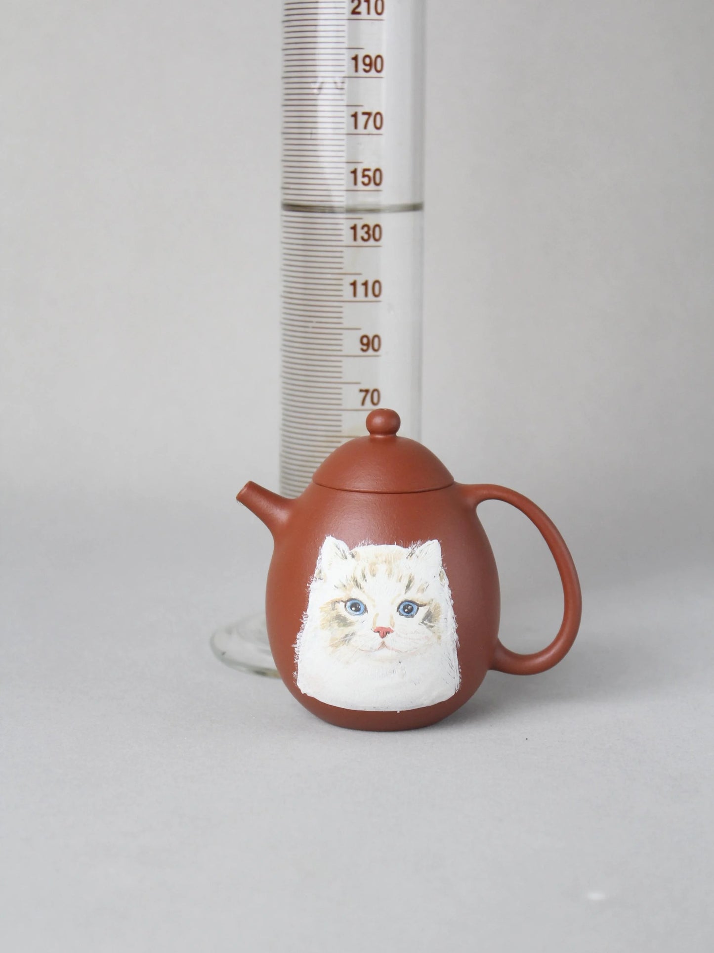 the size of the dragon egg zisha teapot is 130ml