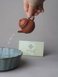 the perfect pour of the zisha teapot