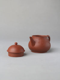 zisha teapot named pan hu on the table - detail