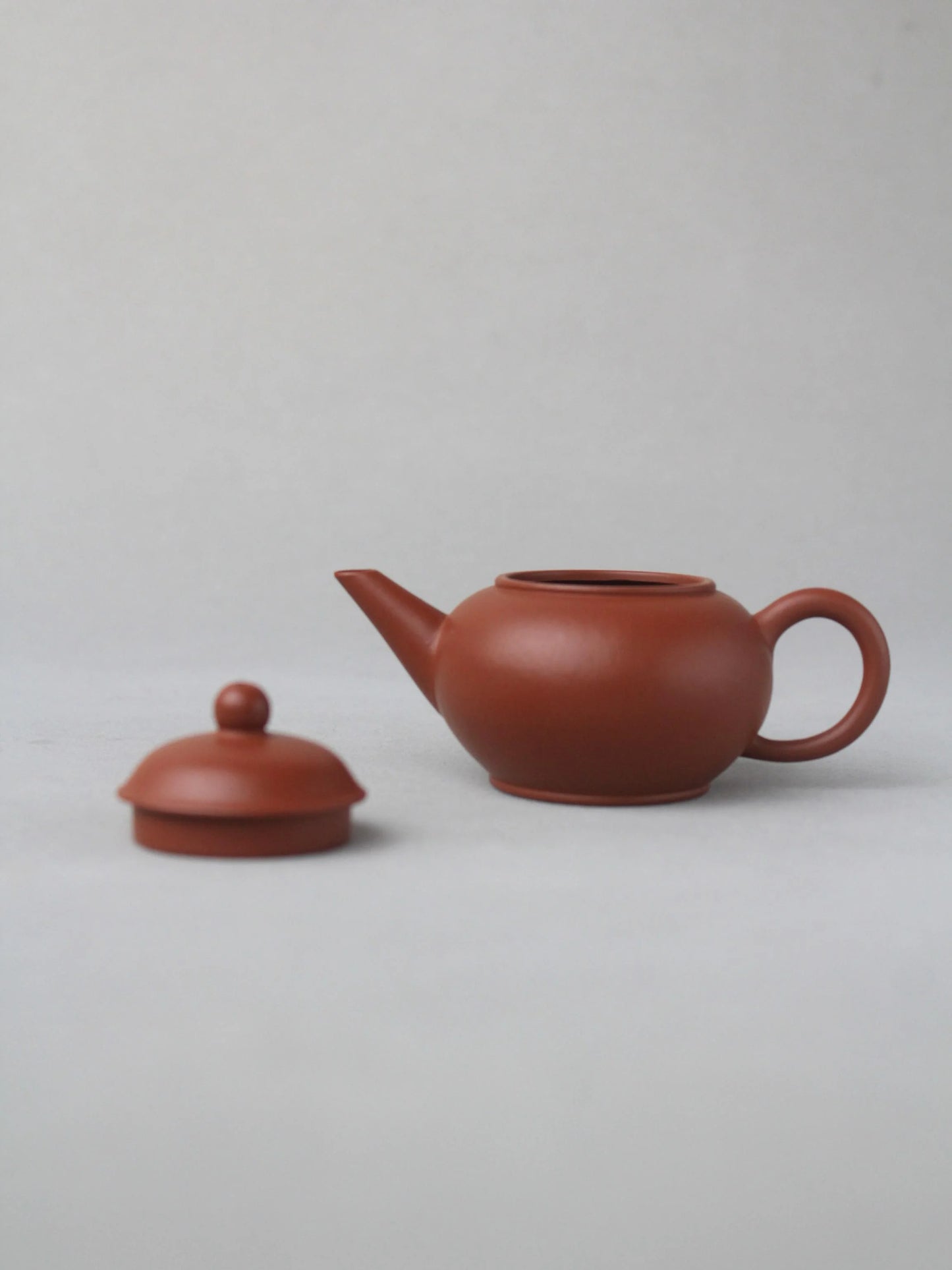 small size zisha teapot for gongutea - details