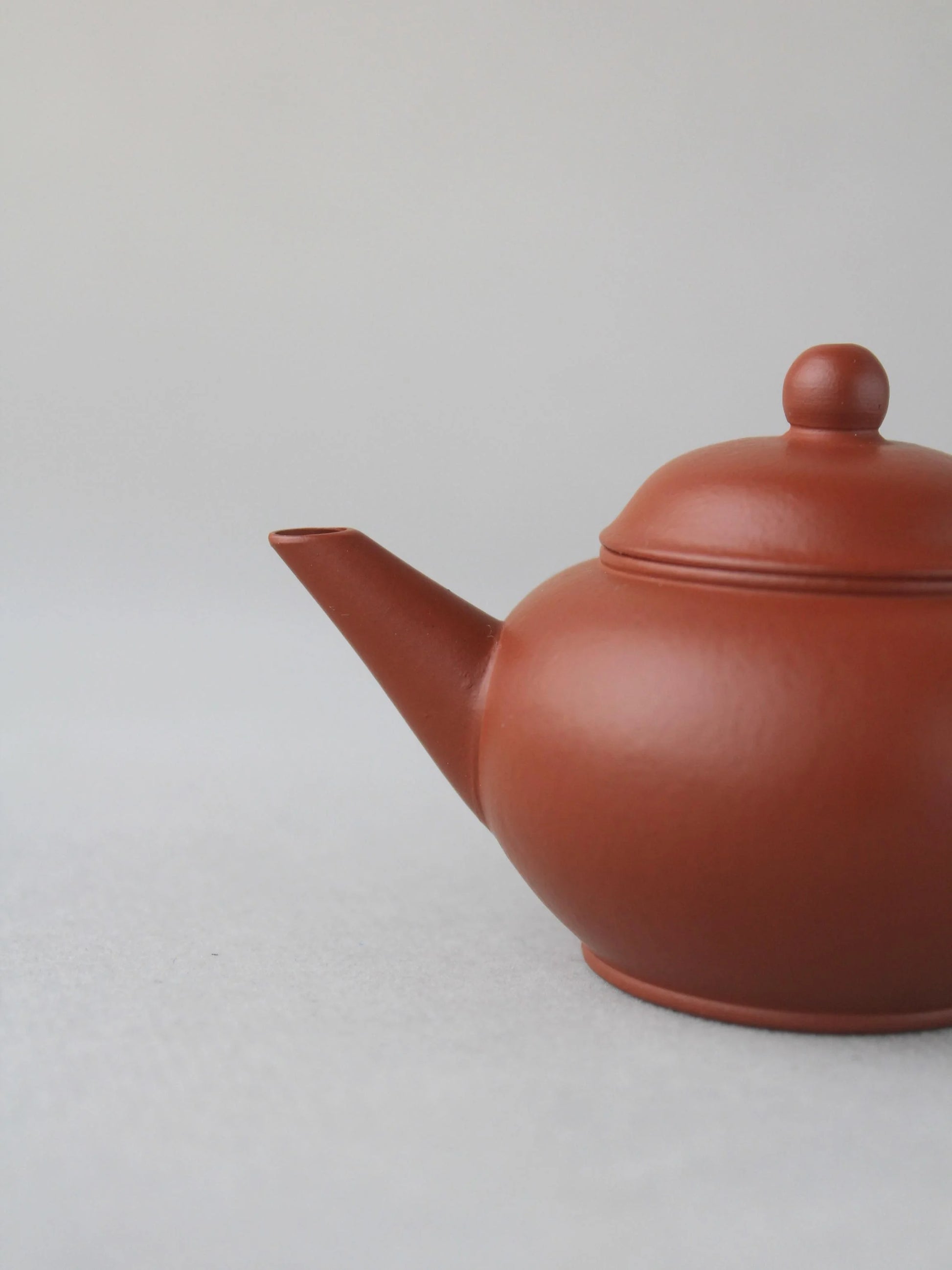 spout of the small size zisha teapot 
