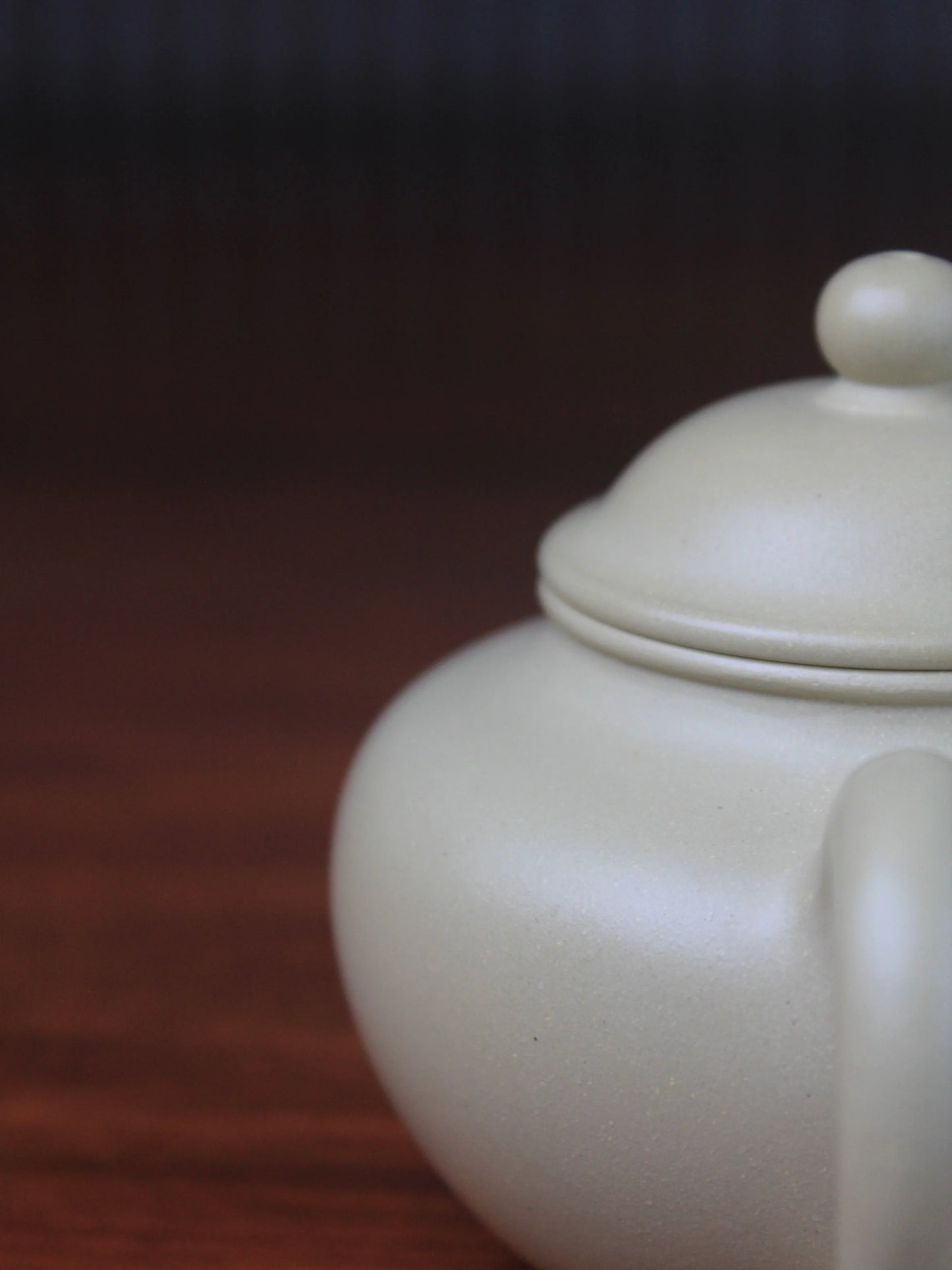 Benshan Lüni zisha teapot named lian zi