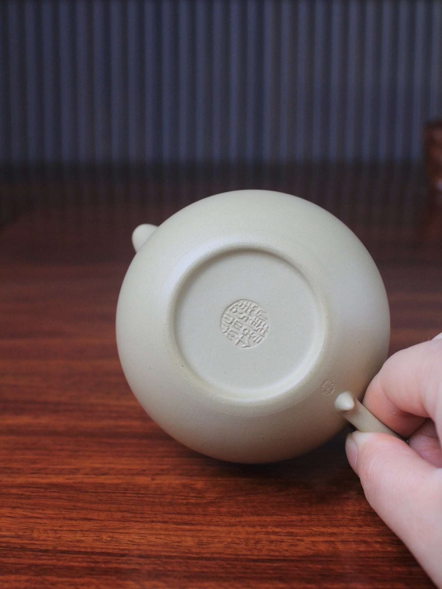 teapot marks of Benshan Lüni zisha teapot named lian zi