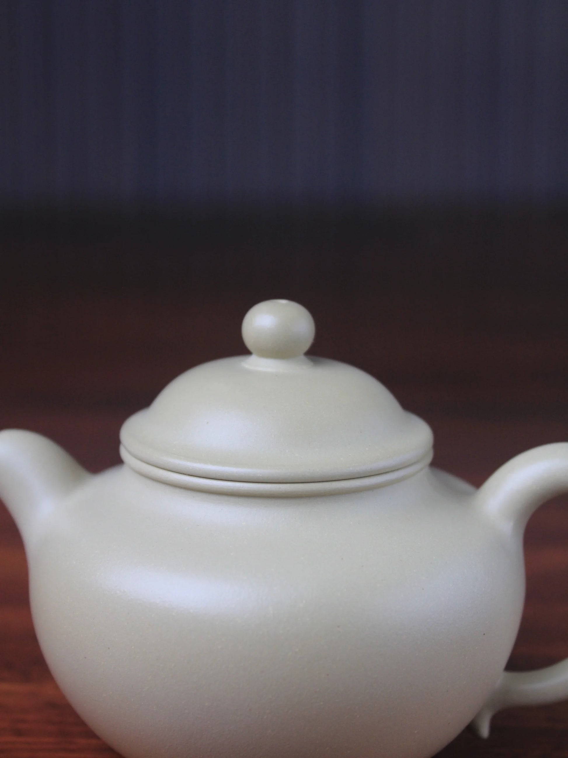 lid of Benshan Lüni zisha teapot named lian zi