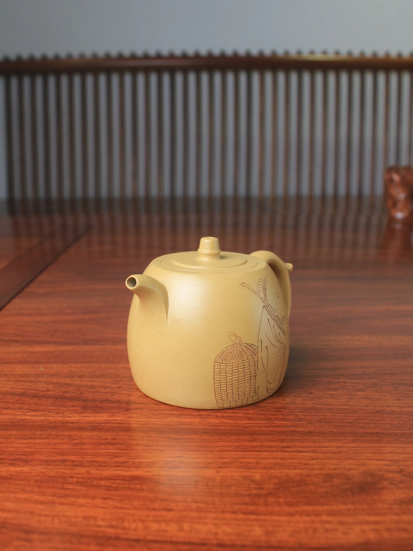 zisha teapot named Han Duo for loose leaf tea - right view