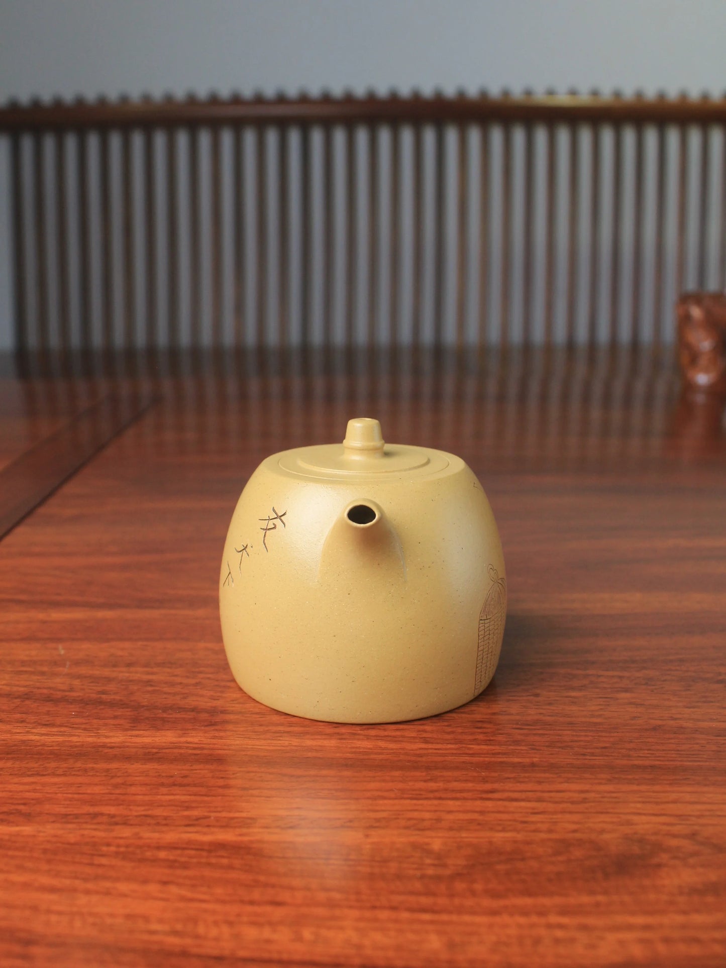 zisha teapot named Han Duo for loose leaf tea - front view