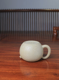 the body of the zisha teapot handmade with ben shan lu ni