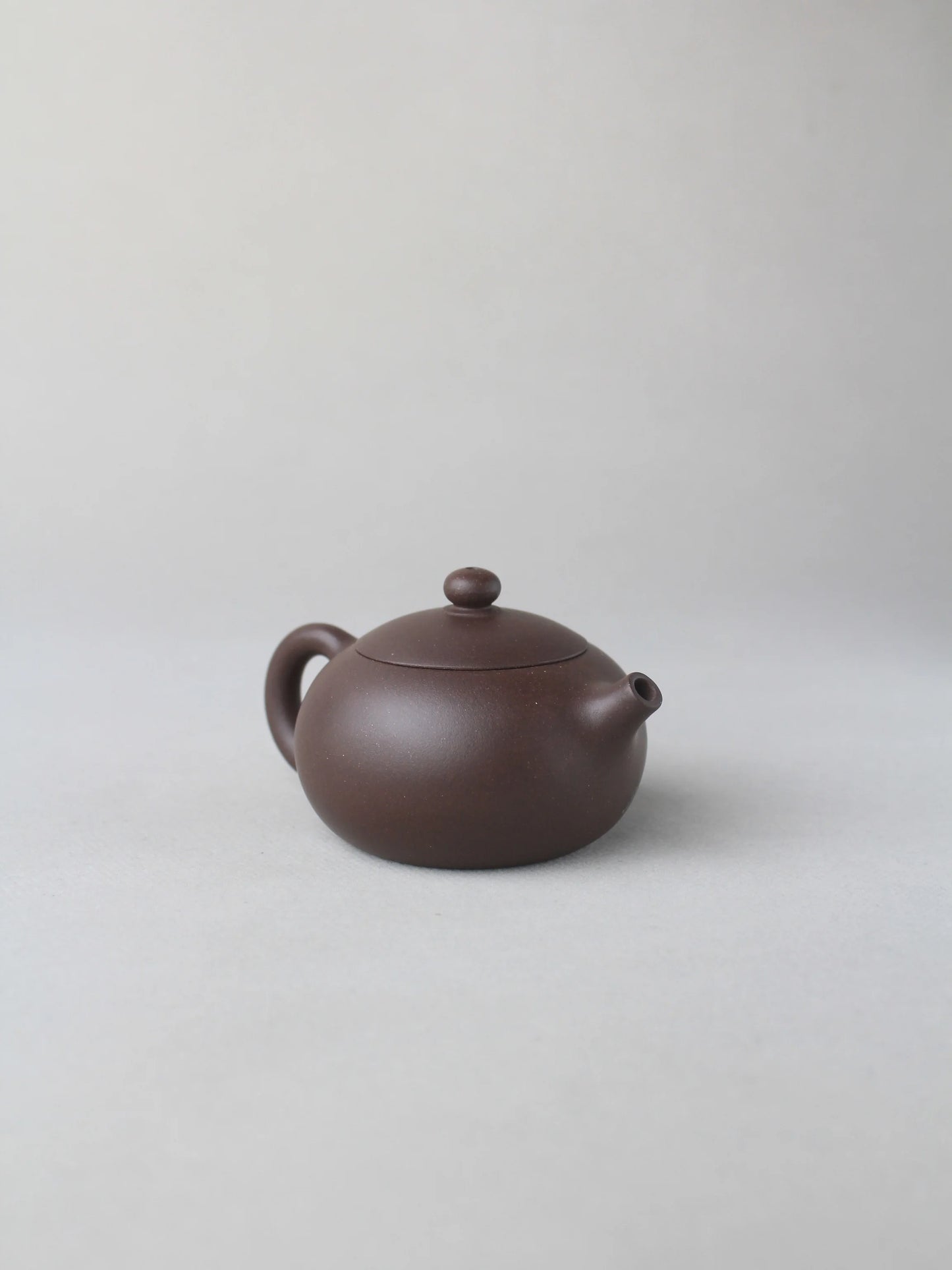 the left view of the small xishi teapot