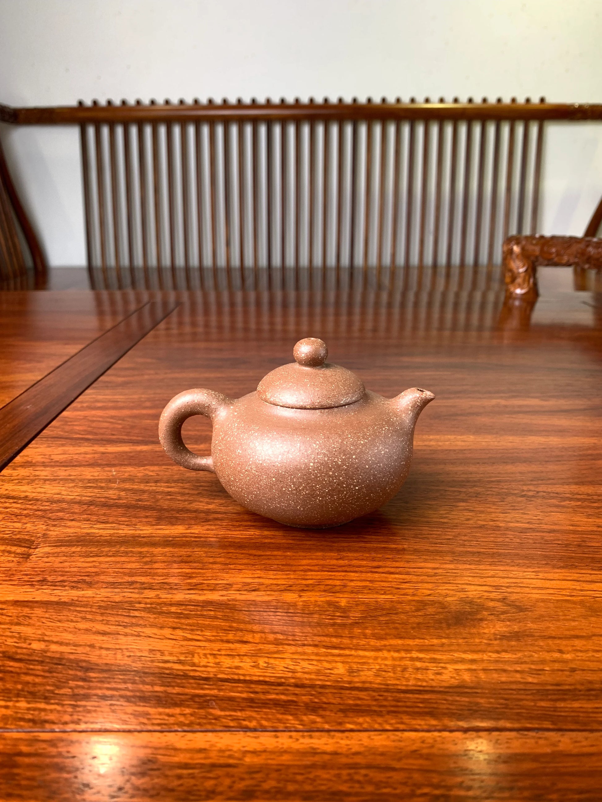 Looking at the zisha teapot from the back