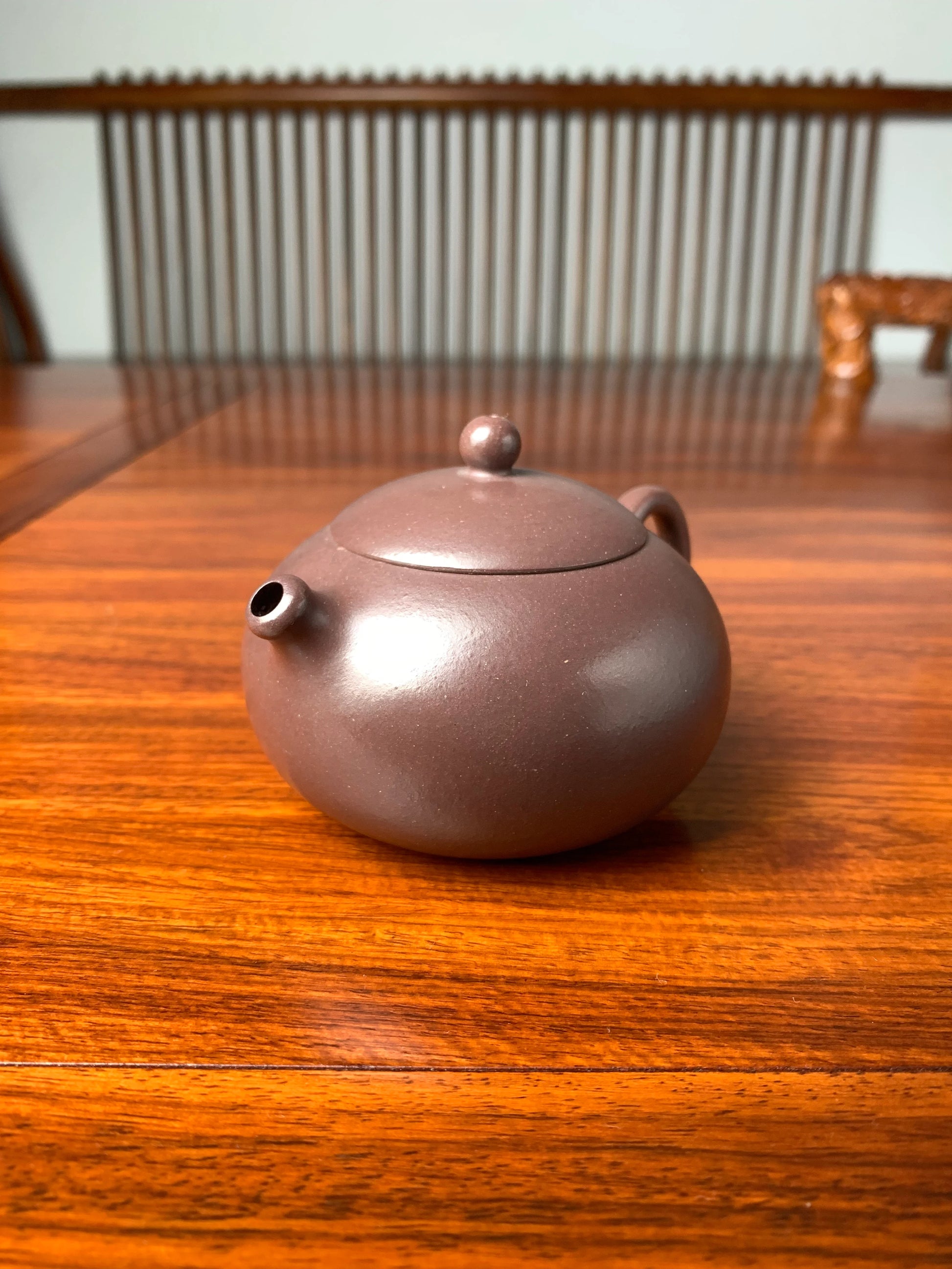 the right view of the zisha teapot named xishi