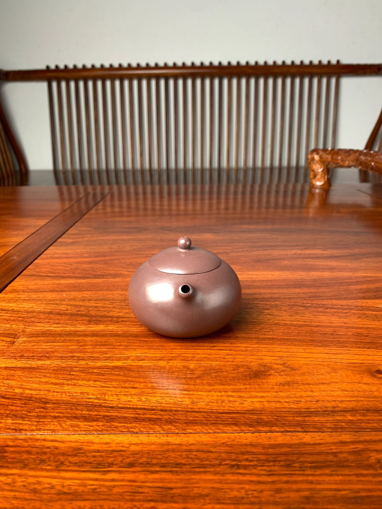 the front view of the zisha teapot xishi