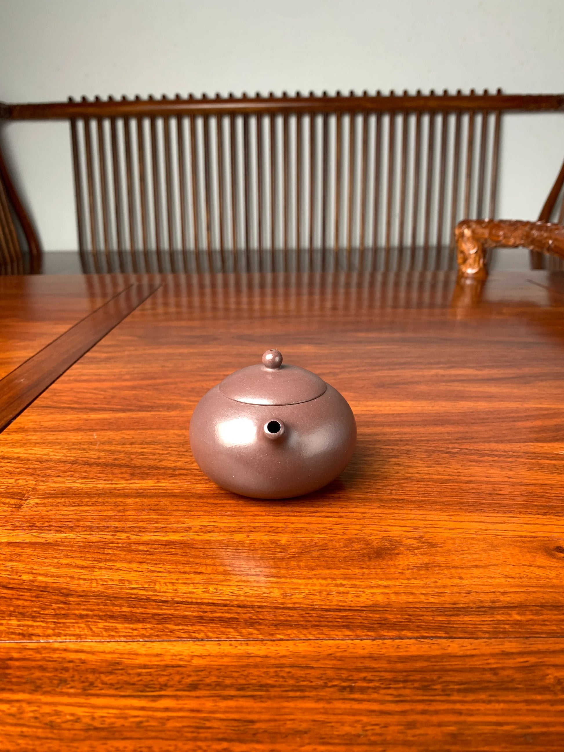 the front view of the zisha teapot xishi