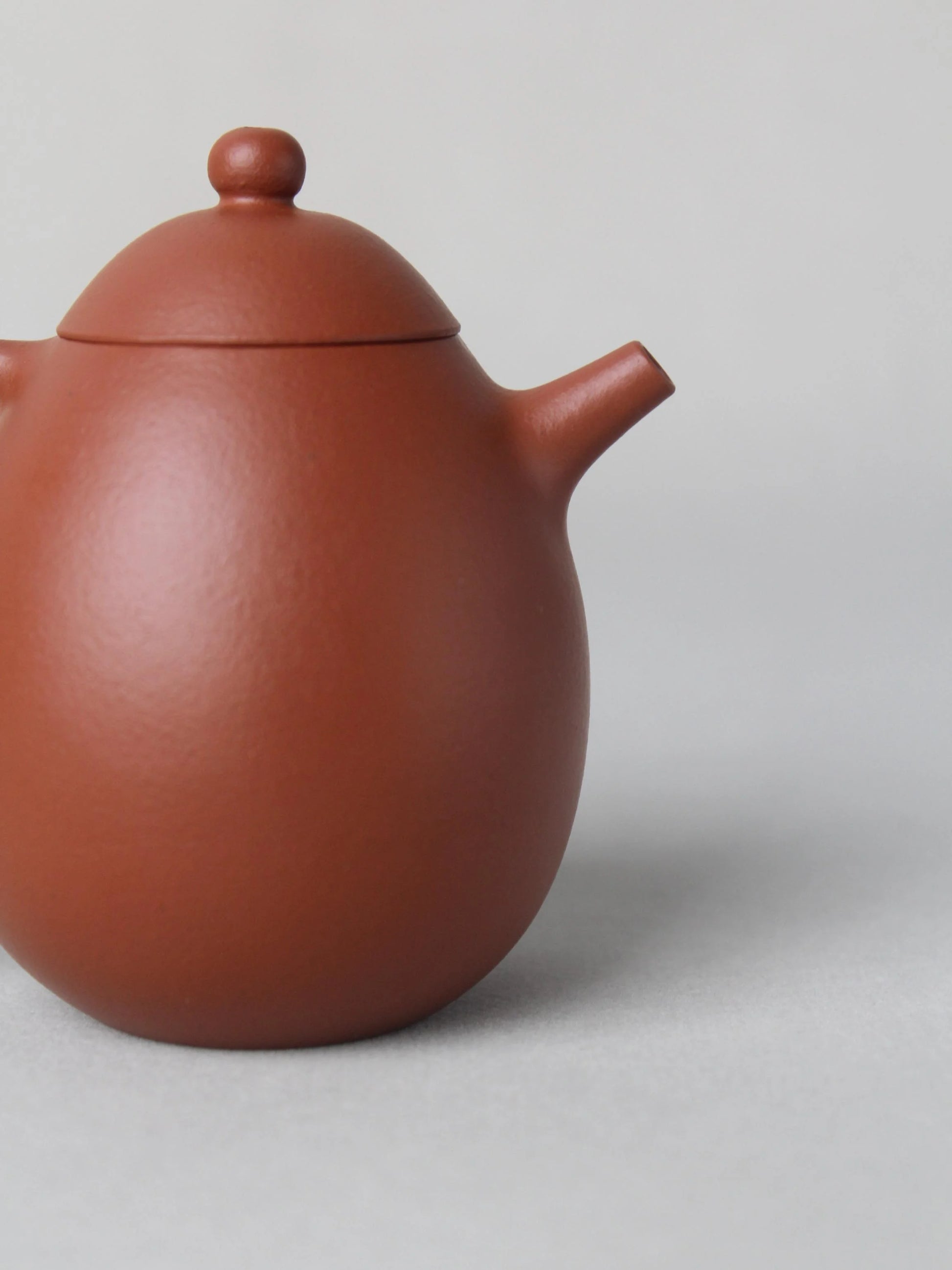 the spout of the dragon egg zisha teapot